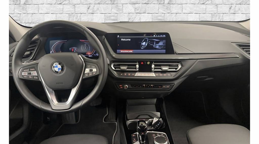 BMW 120-image-2