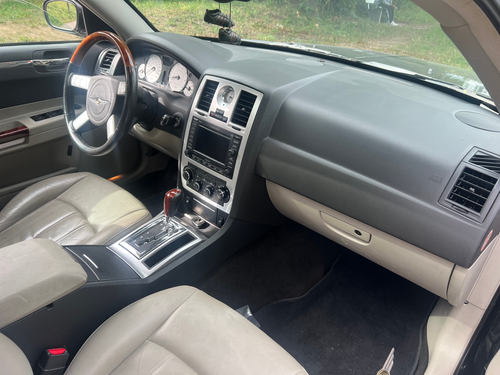 CHRYSLER 300C T 5.7 HEMI V8 AWD-image-10