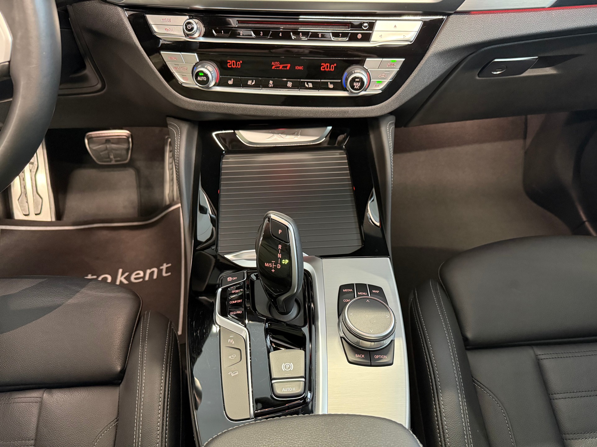 BMW X4 xDrive 30d M Sport X Steptronic-image-13