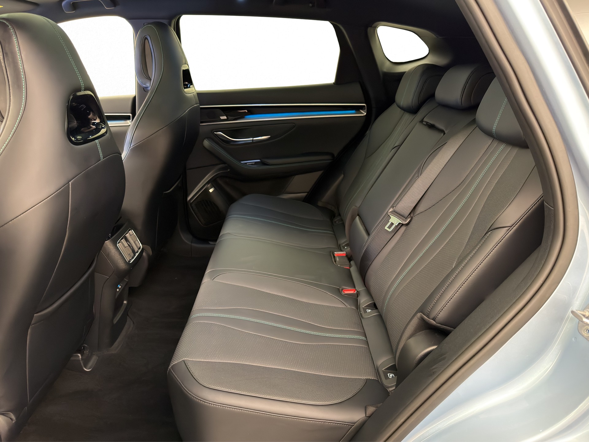BYD Seal U DM-i Design AWD-image-12