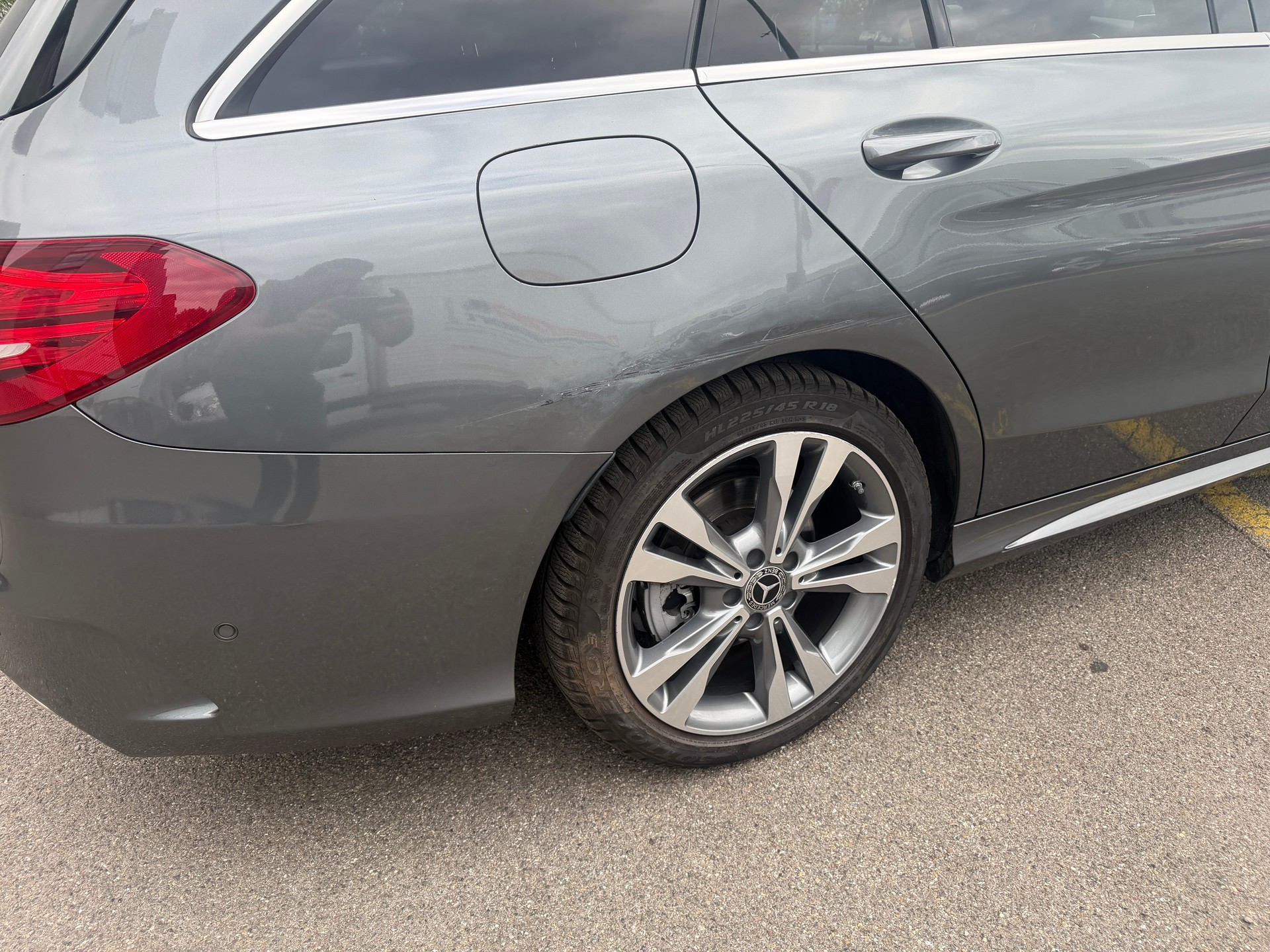 MERCEDES-BENZ C 350 e AMG Line 7G-Tronic-image-6