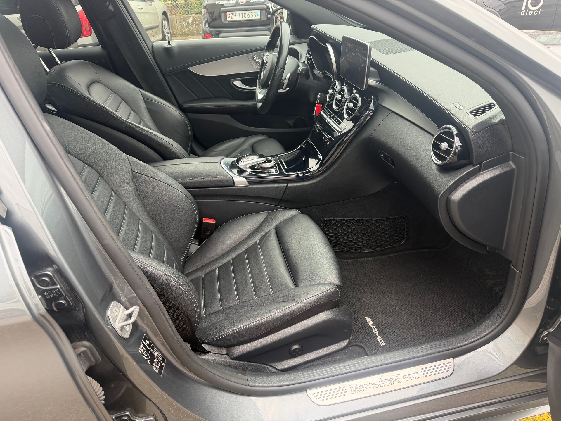 MERCEDES-BENZ C 350 e AMG Line 7G-Tronic-image-9