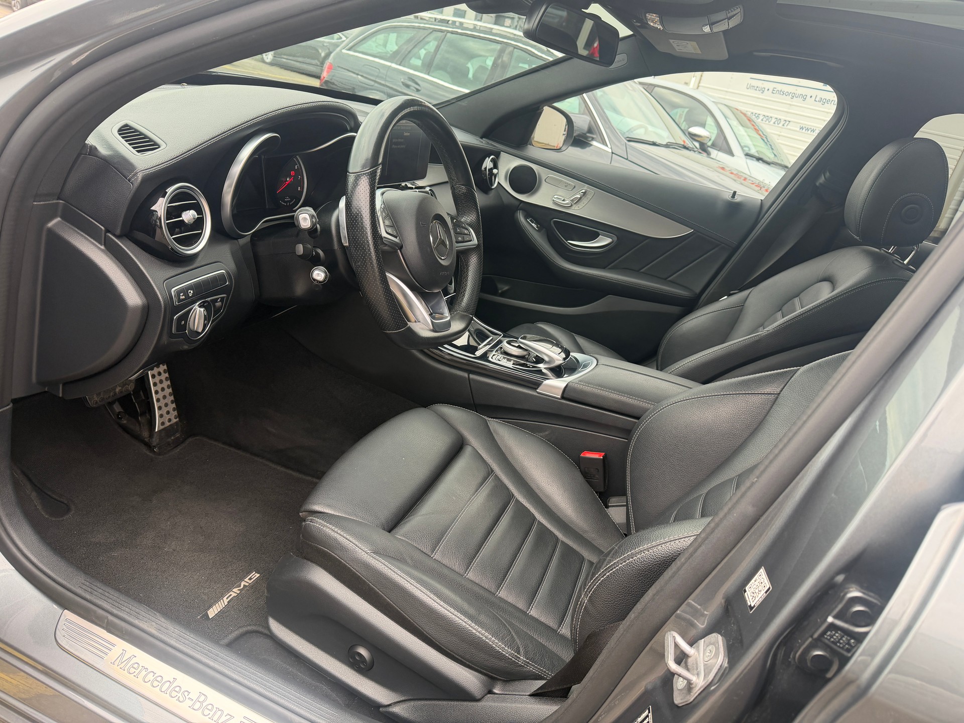 MERCEDES-BENZ C 350 e AMG Line 7G-Tronic-image-10