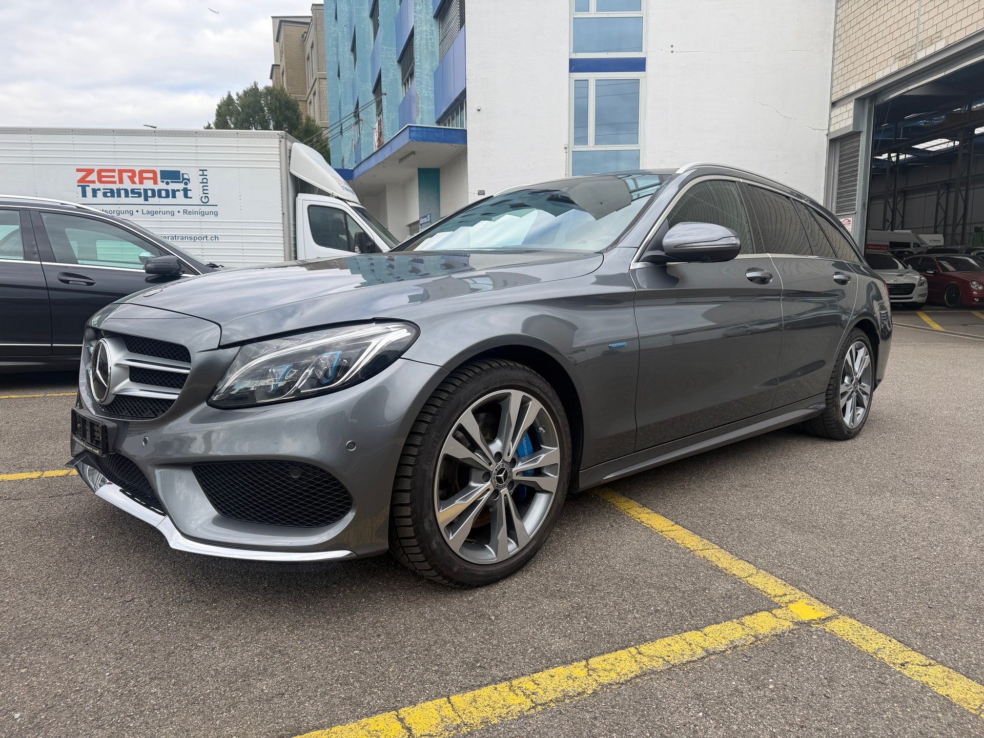 MERCEDES-BENZ C 350 e AMG Line 7G-Tronic-image-2