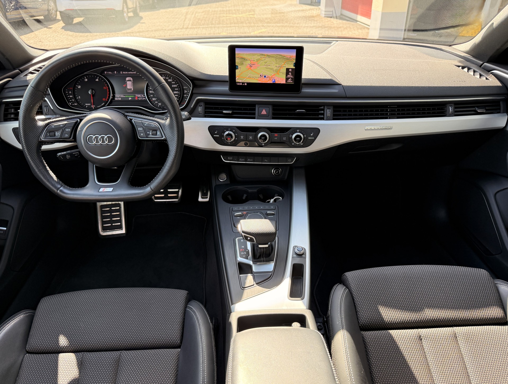 AUDI A4 Avant 40 TDI Sport quattro S-tronic-image-11