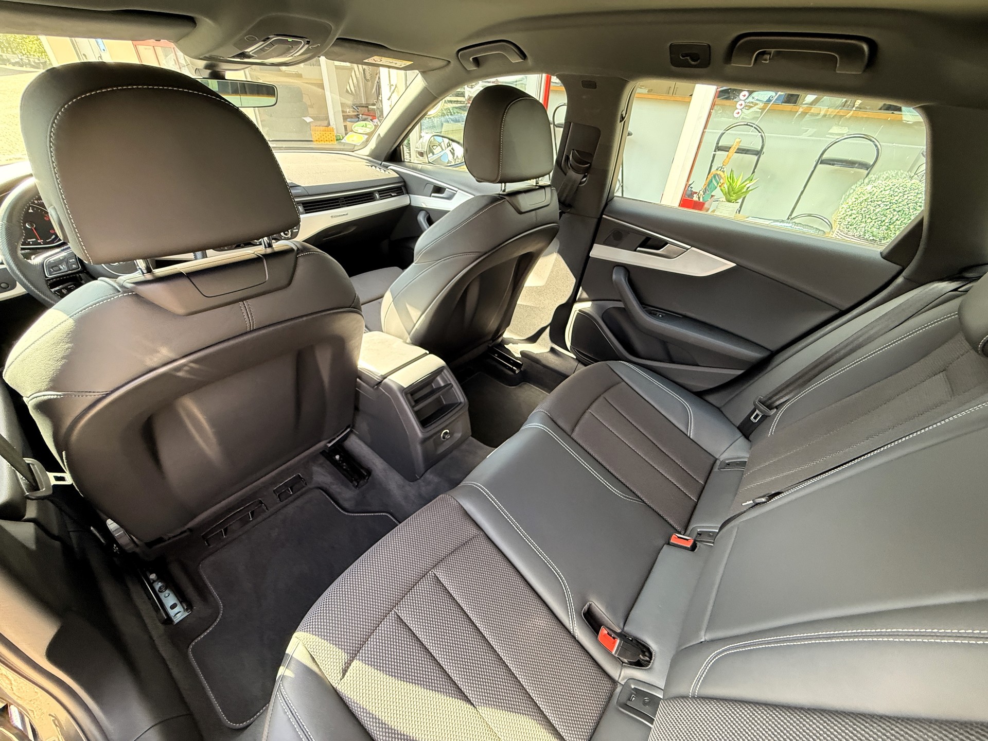 AUDI A4 Avant 40 TDI Sport quattro S-tronic-image-9
