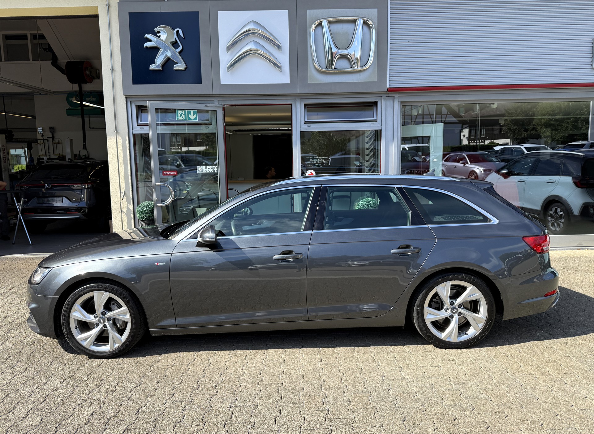 AUDI A4 Avant 40 TDI Sport quattro S-tronic-image-3
