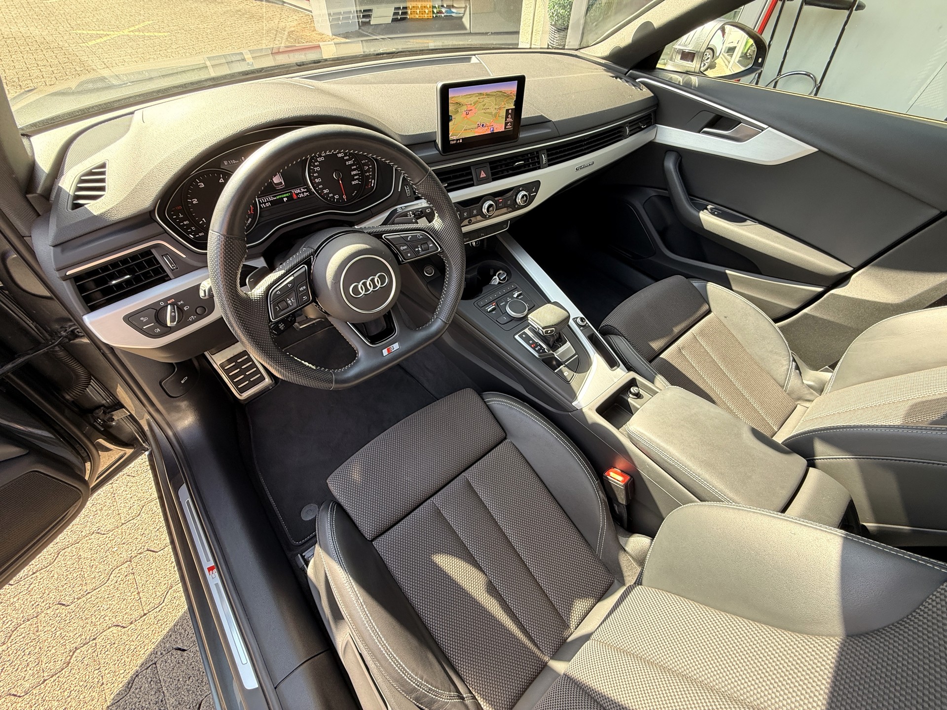 AUDI A4 Avant 40 TDI Sport quattro S-tronic-image-14