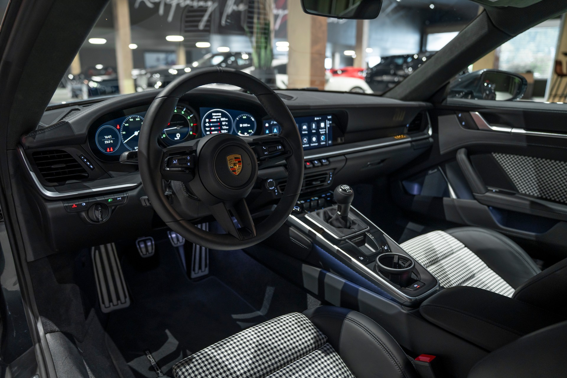 PORSCHE 911 Sport Classic PTS-image-11