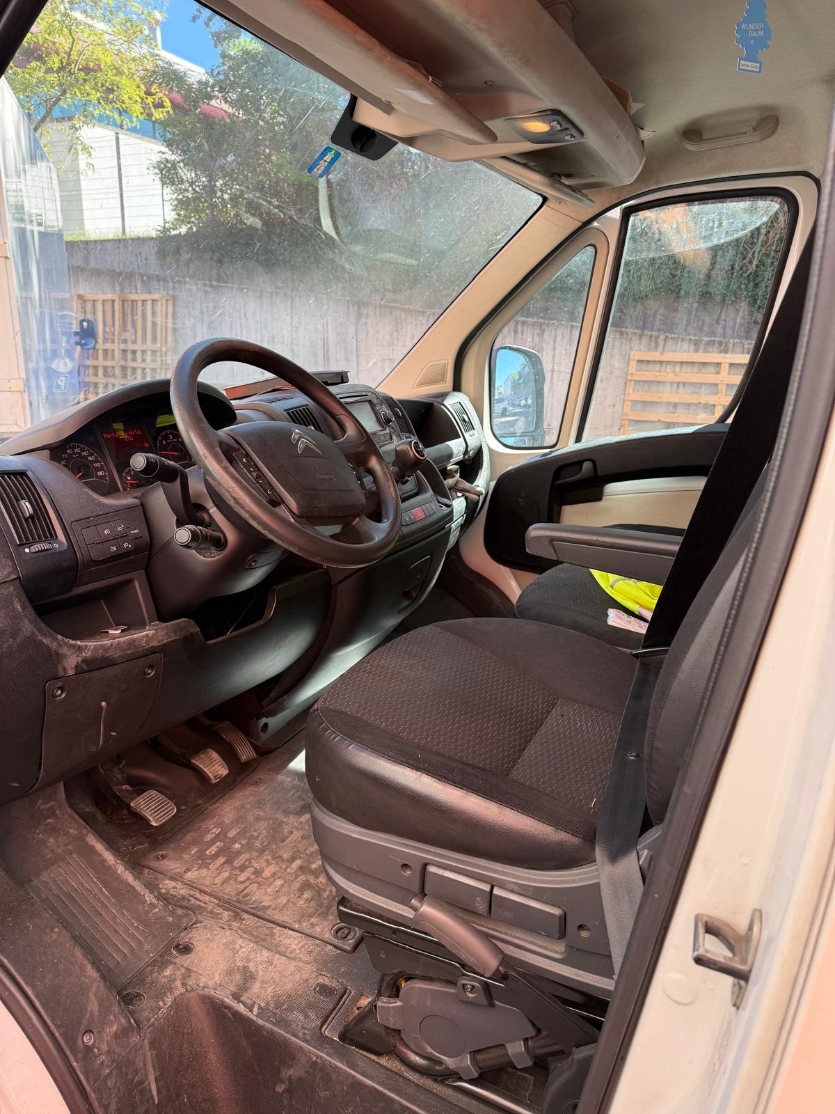 CITROEN Jumper 35 2.2 HDi 150 Confort L2H2-image-8