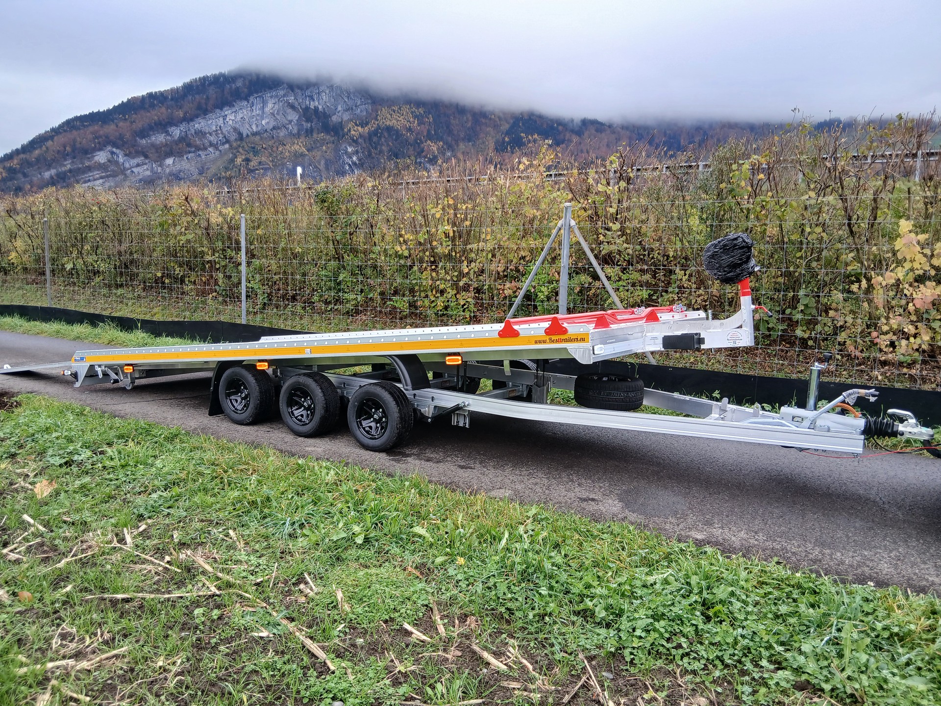 BESTTRAILERS SILVERSTONE 3'500kg Vollalu 5.2 Meter und 10 Zoll Räder-image-4