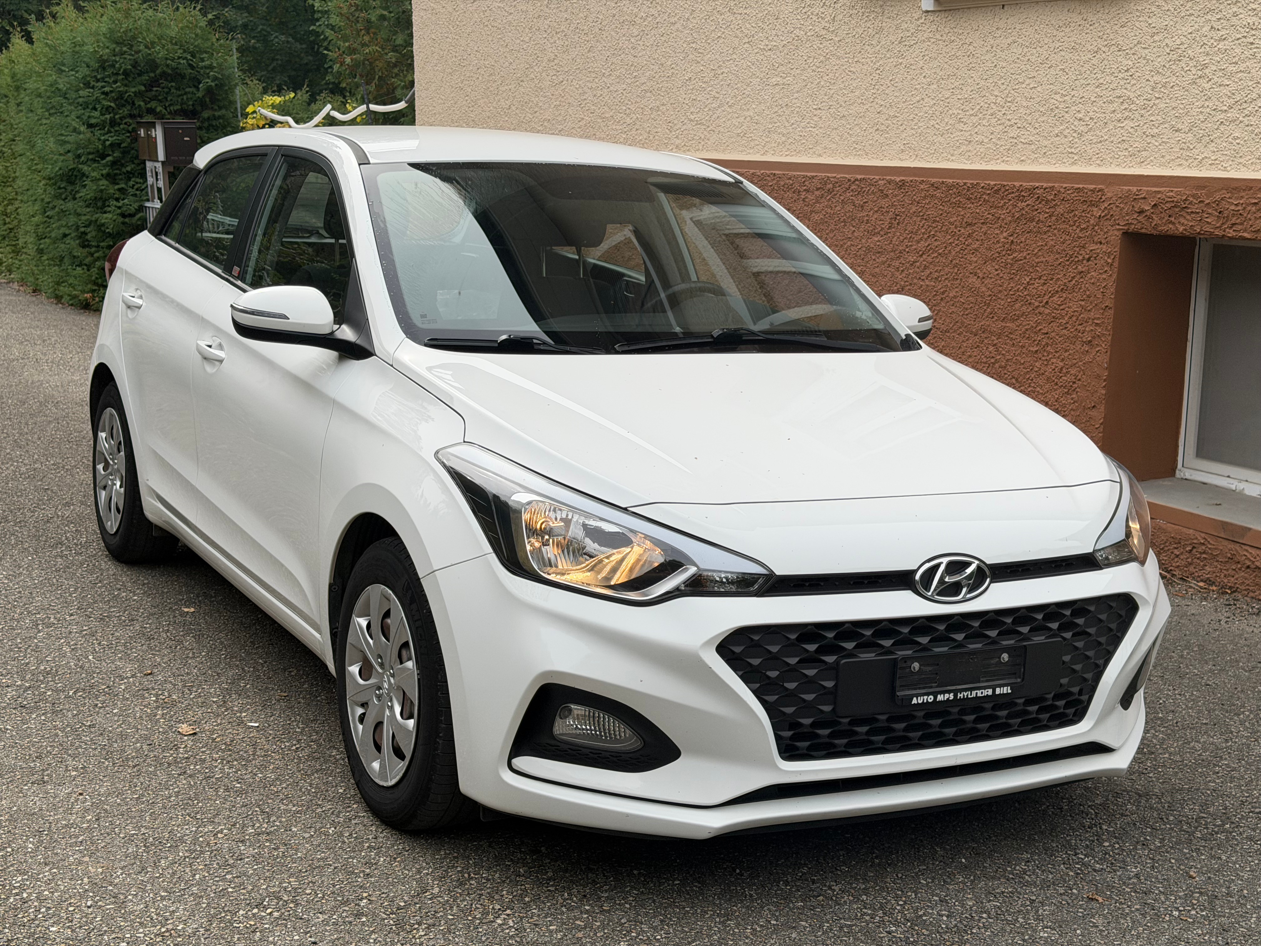 Car photo