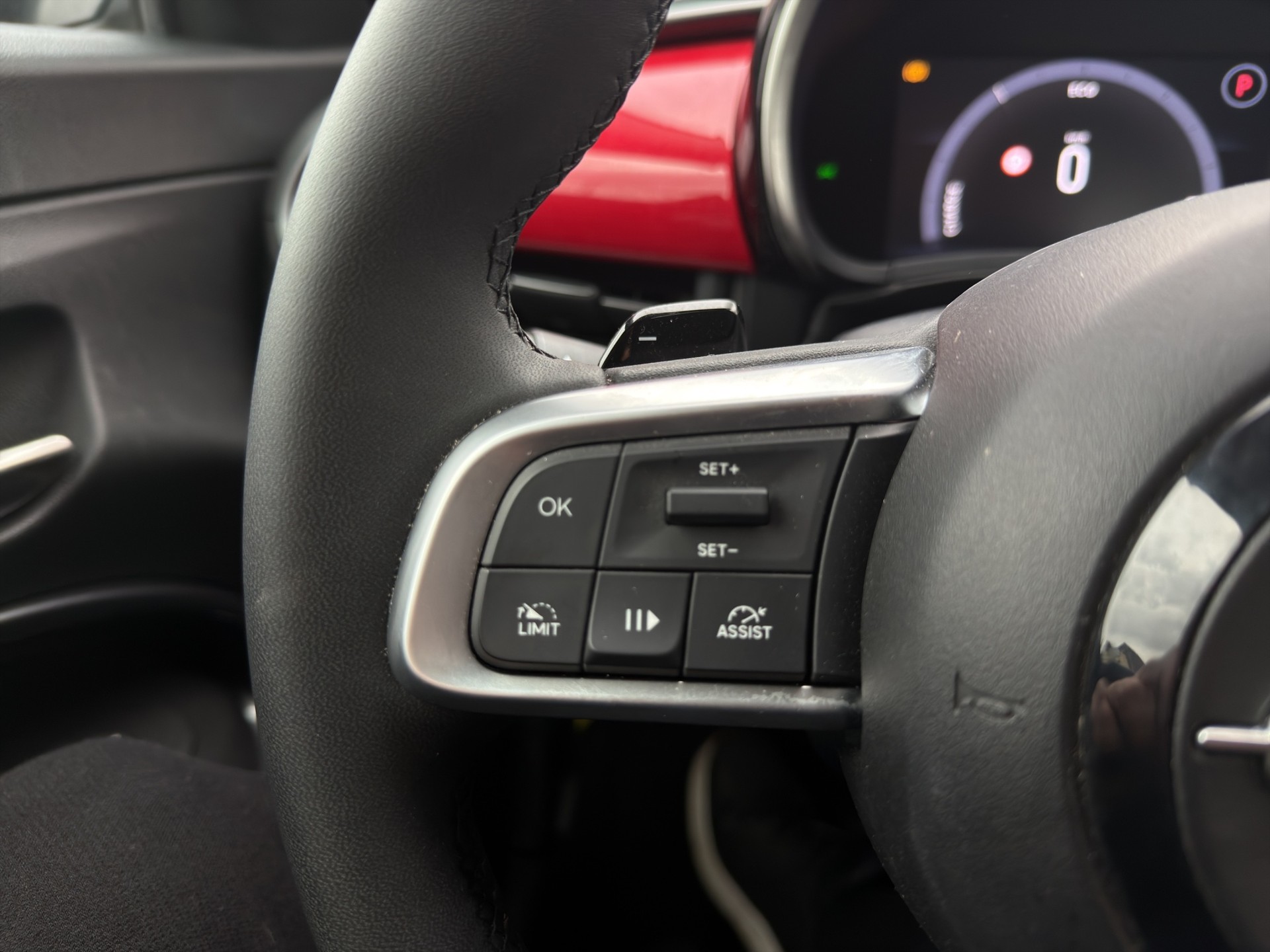 FIAT 600 1.2 Hybrid 145 Cult-image-27