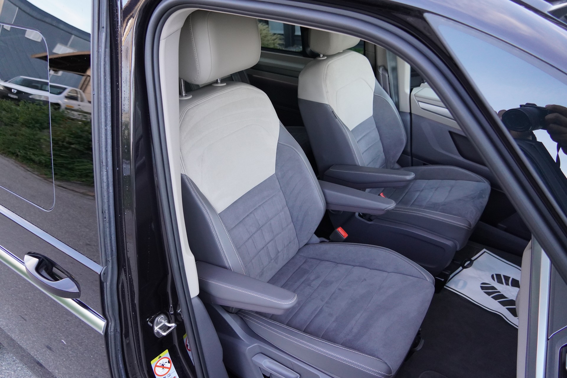 VW Multivan 2.0 TDI Style DSG Lang-image-4