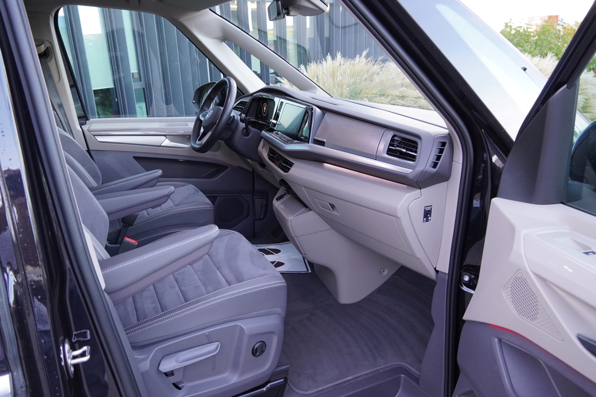 VW Multivan 2.0 TDI Style DSG Lang-image-5