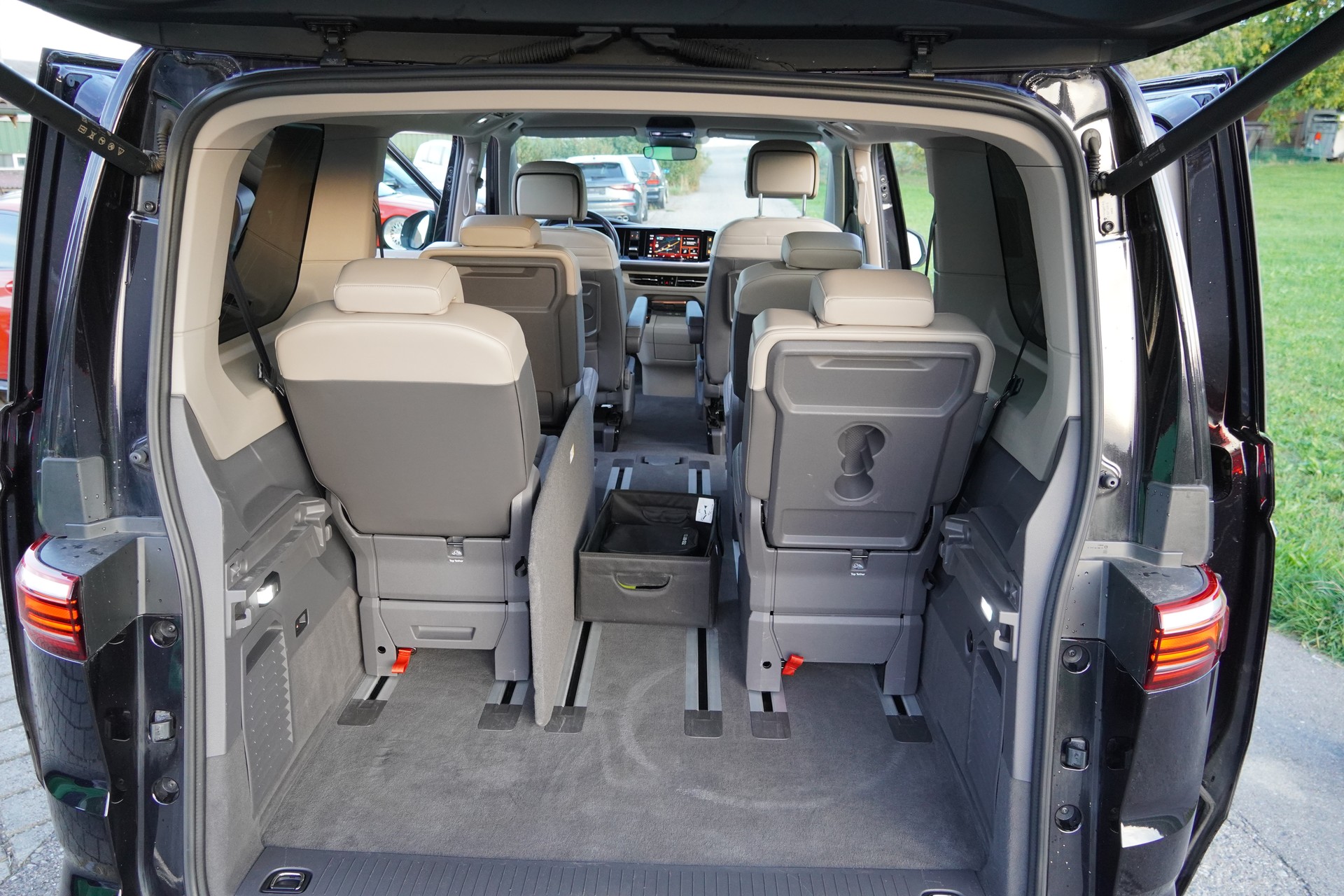 VW Multivan 2.0 TDI Style DSG Lang-image-7