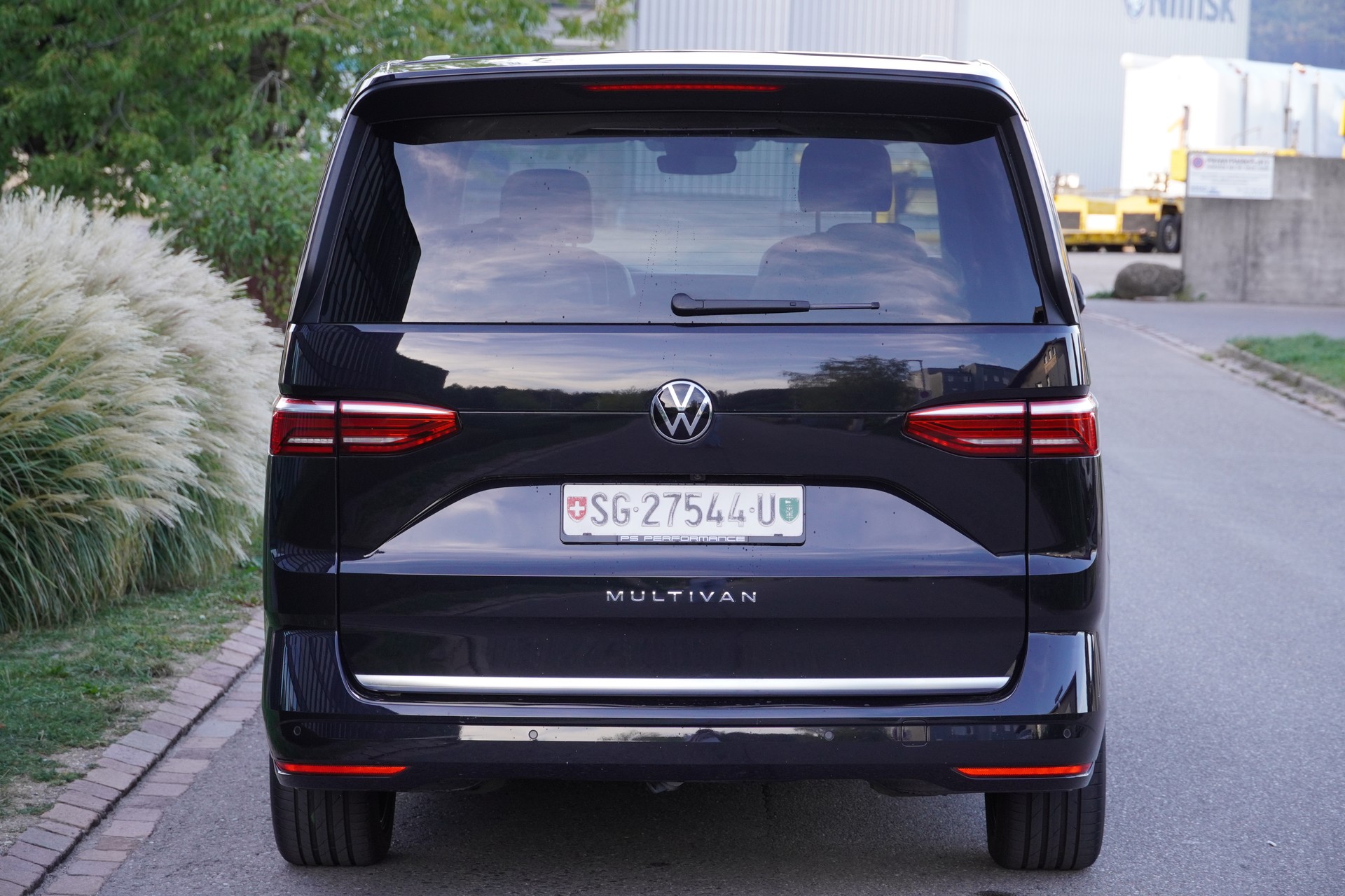 VW Multivan 2.0 TDI Style DSG Lang-image-2