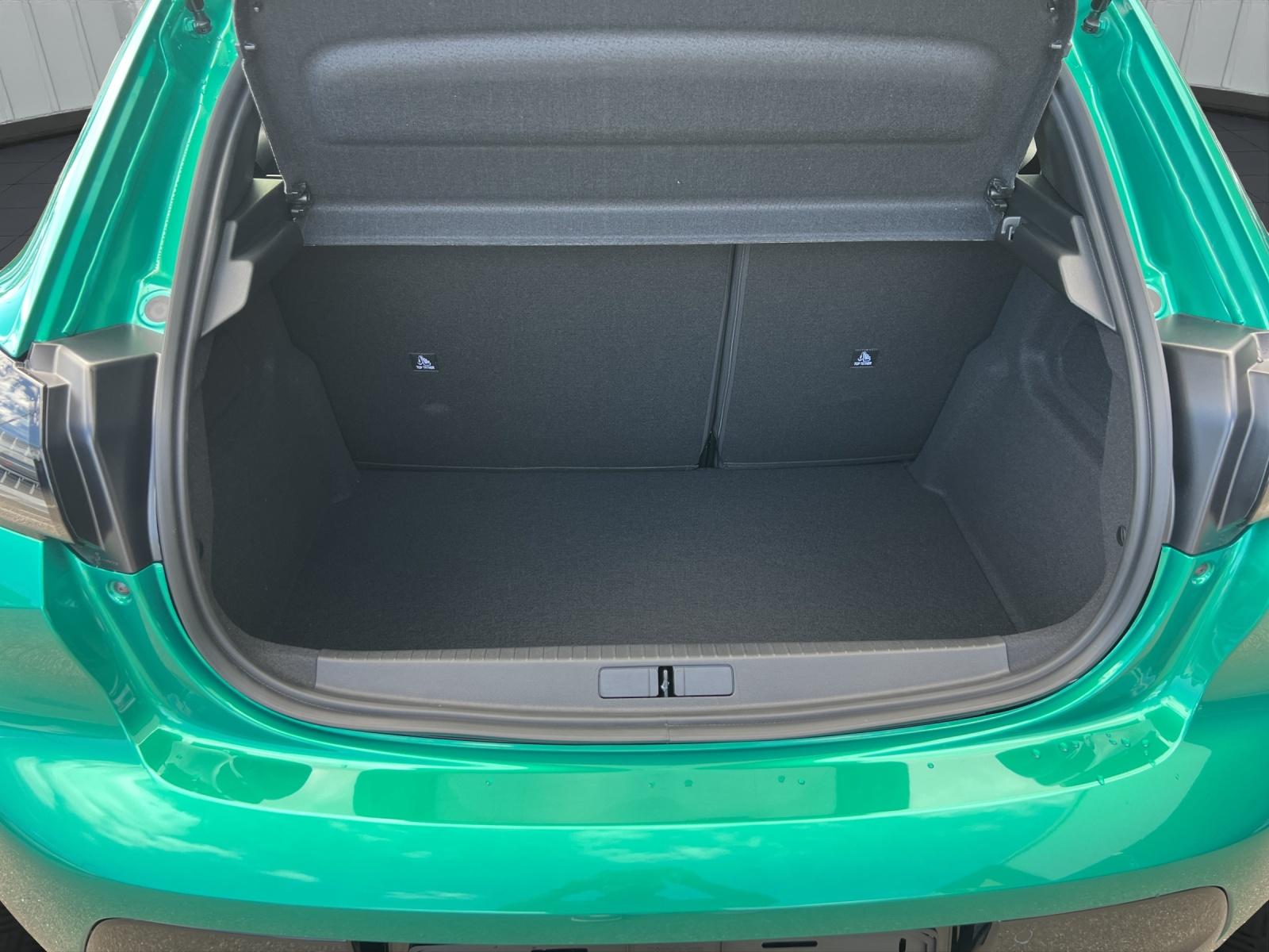 PEUGEOT 208 1.2 Hybrid 145 GT Exclusive-image-12
