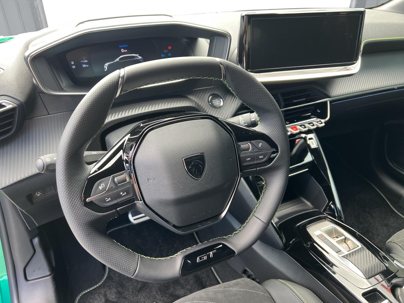 PEUGEOT 208 1.2 Hybrid 145 GT Exclusive-image-7