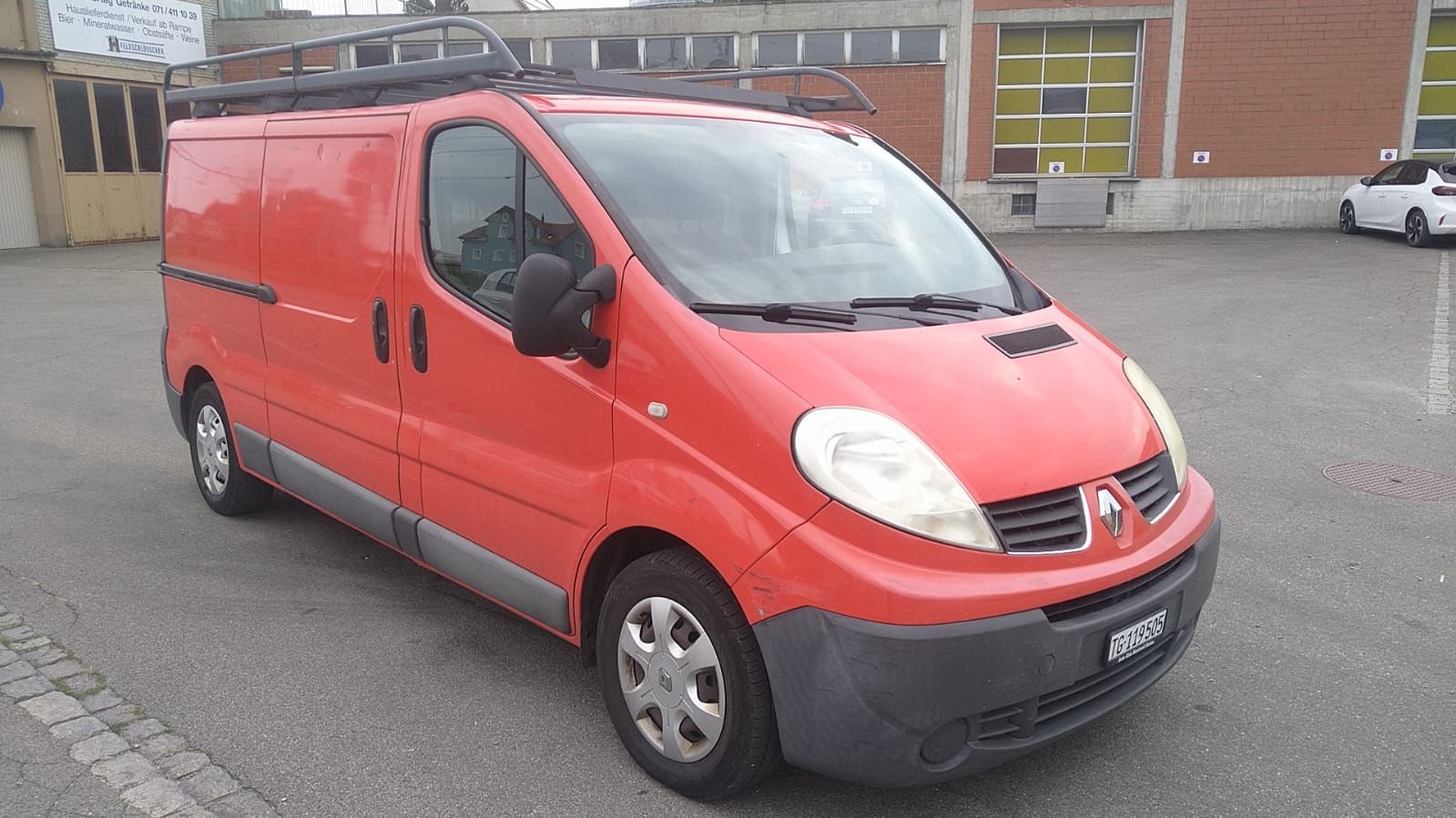 RENAULT Trafic 2.0 dCi 115 2.9t L2H1-image-1