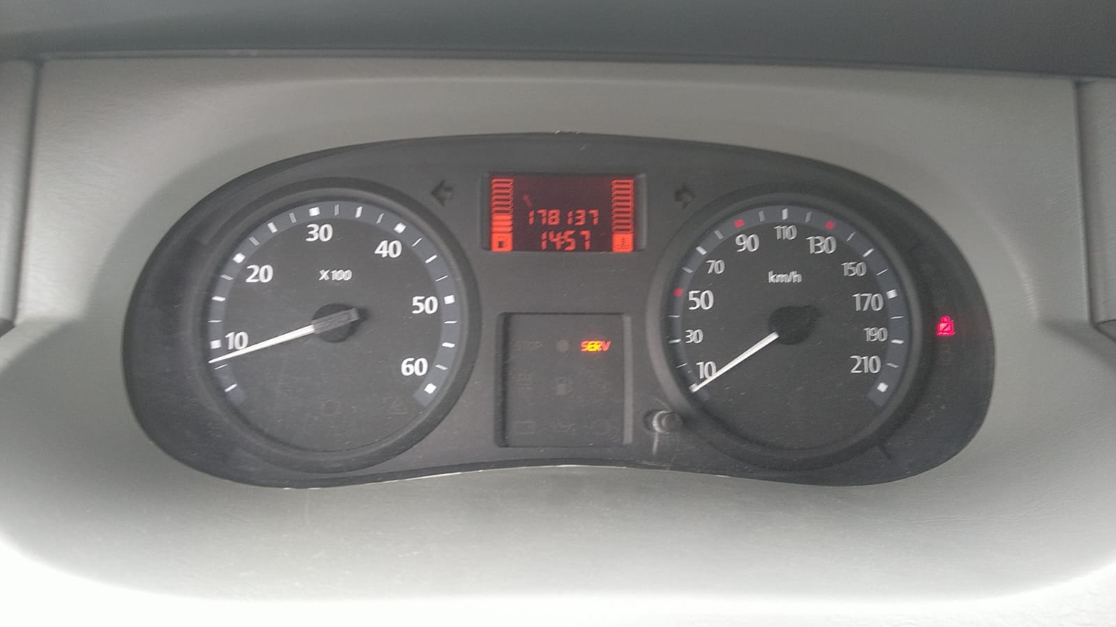 RENAULT Trafic 2.0 dCi 115 2.9t L2H1-image-6