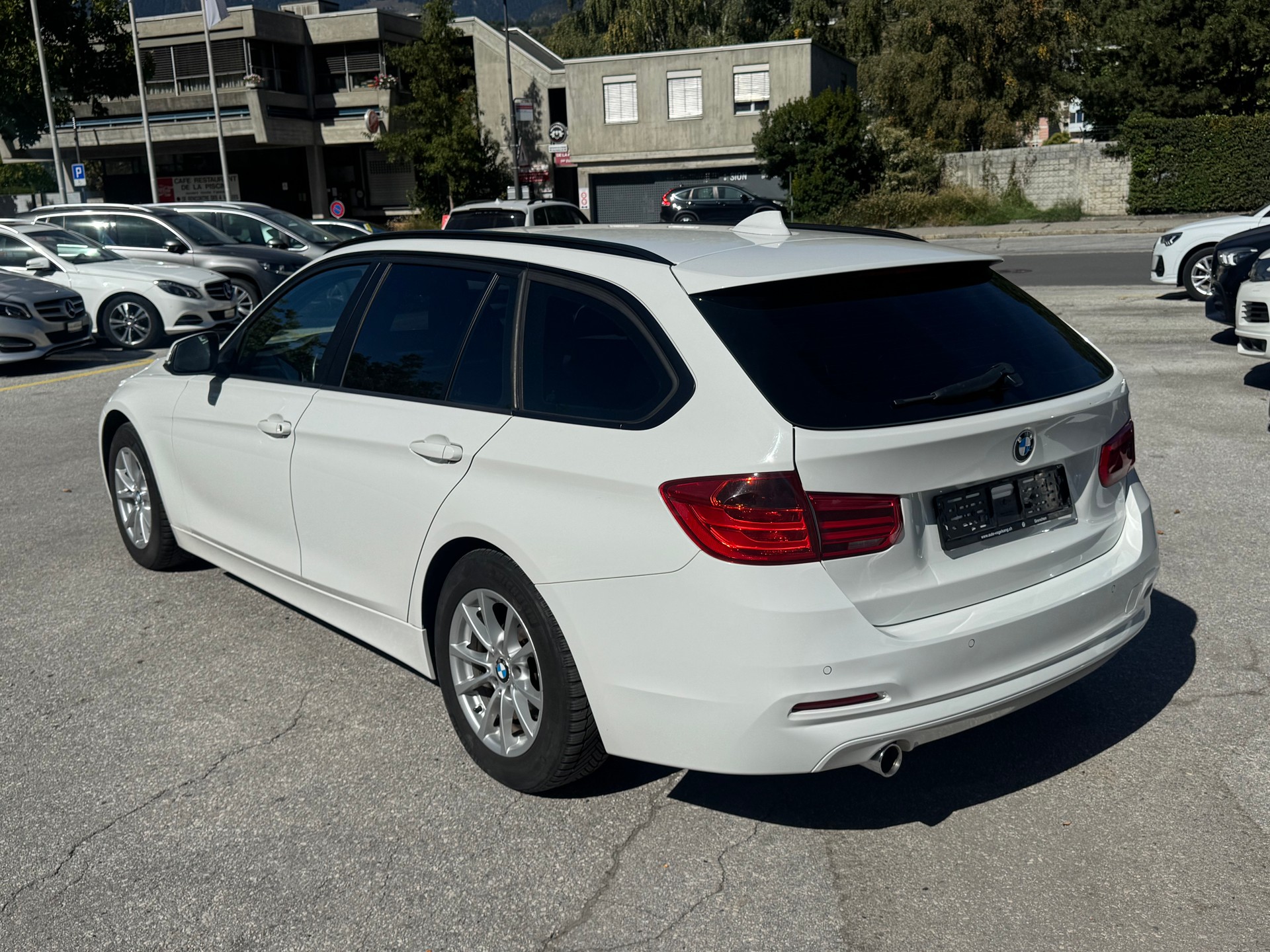 BMW 316d Touring Business Steptronic-image-3
