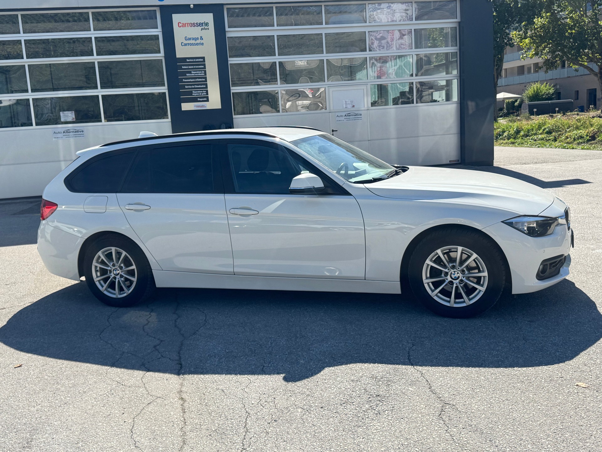 BMW 316d Touring Business Steptronic-image-1