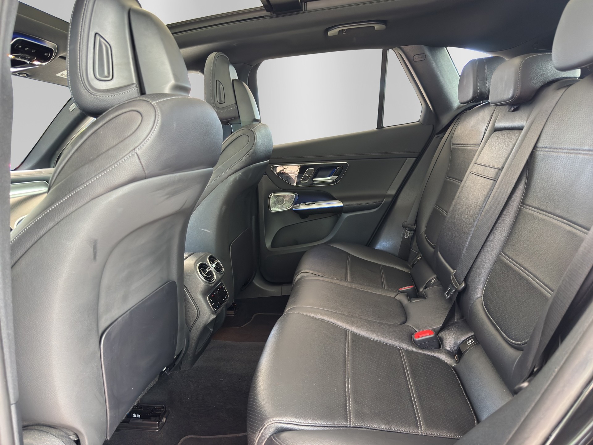 MERCEDES-BENZ GLC 200 4Matic 9G-Tronic-image-18