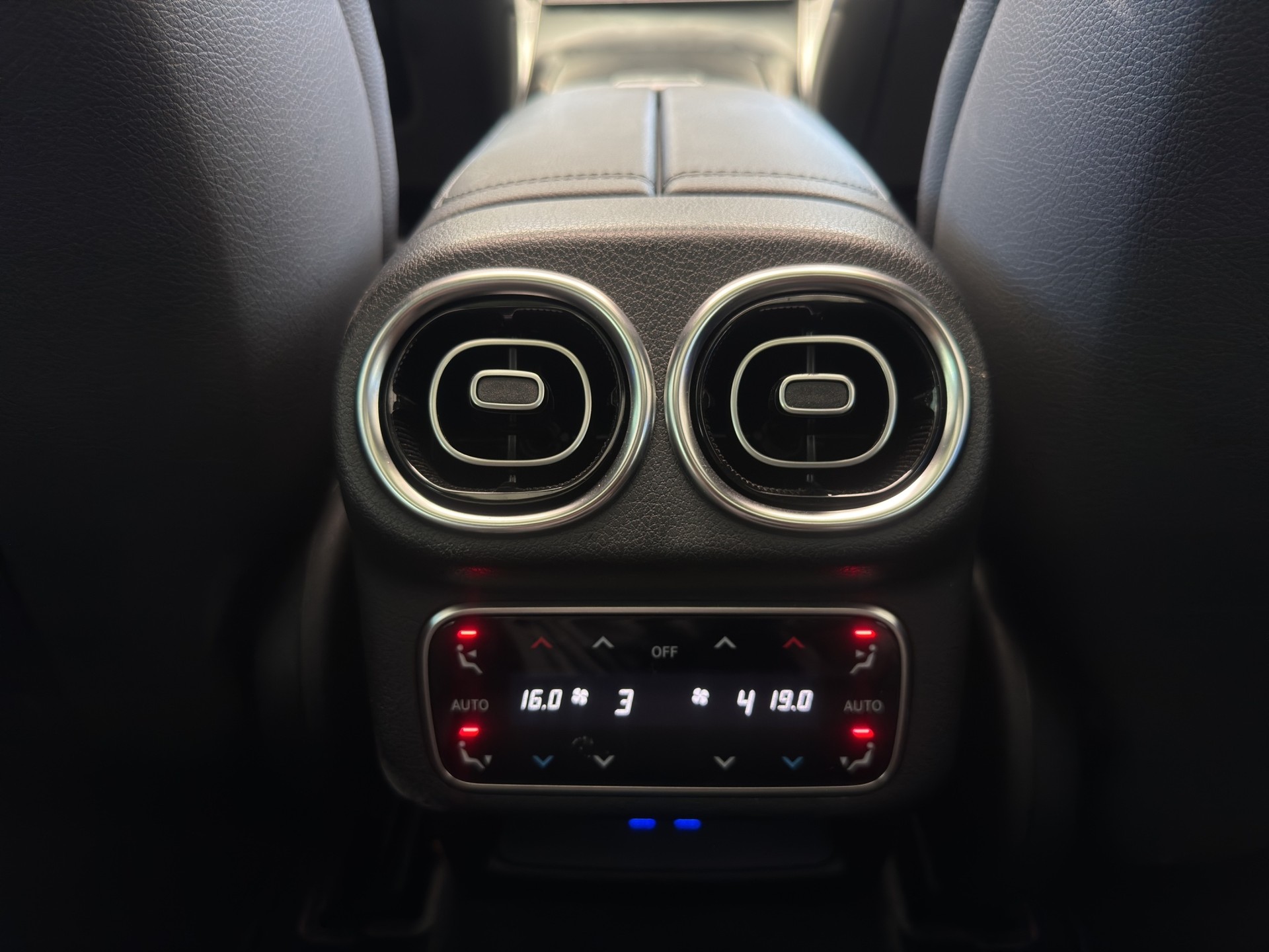 MERCEDES-BENZ GLC 200 4Matic 9G-Tronic-image-19