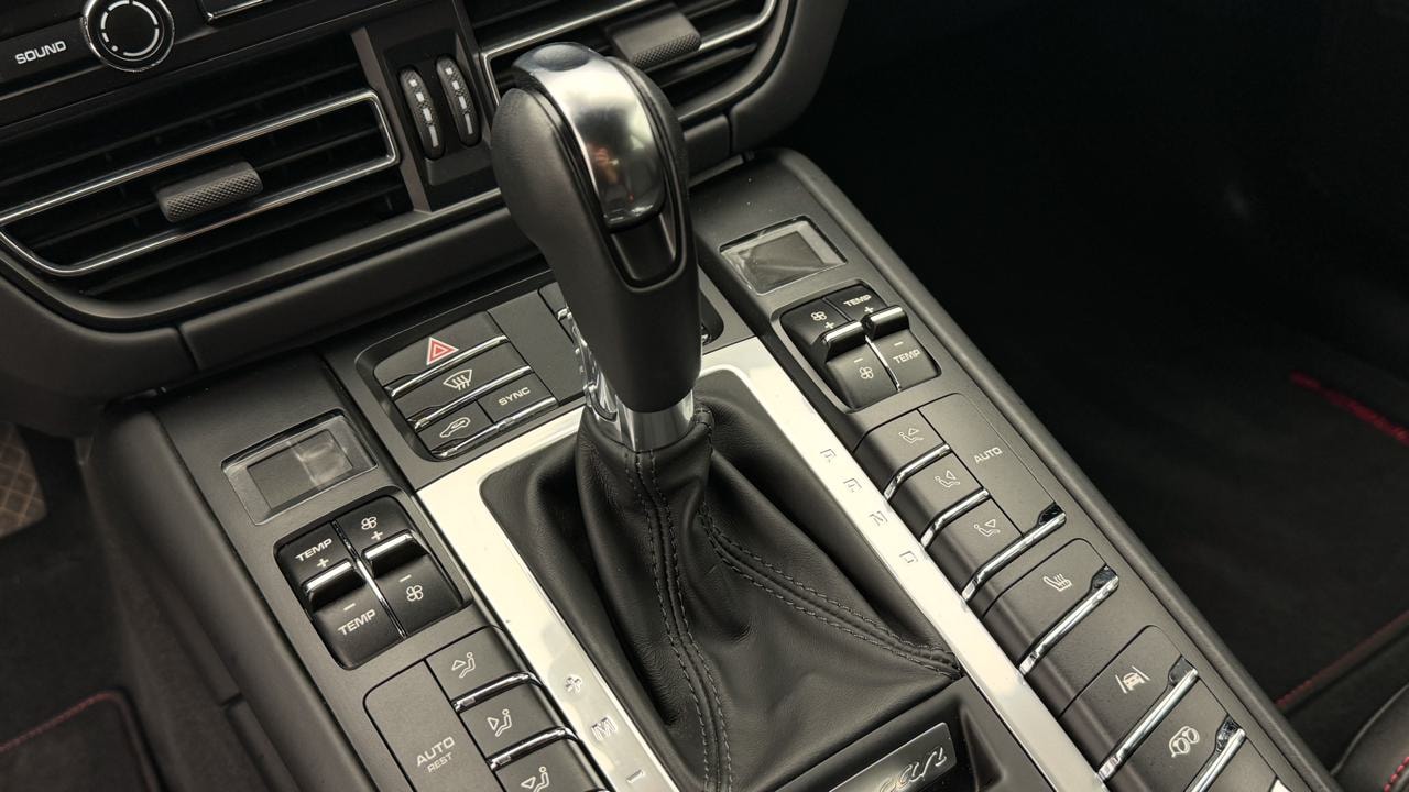 PORSCHE Macan GTS PDK-image-10