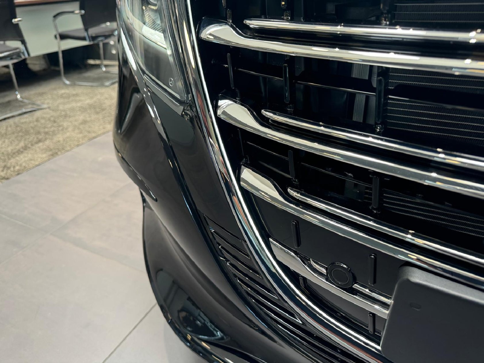 MERCEDES-BENZ V 300 d extralang 4Matic Exclusive 9G-Tronic-image-21