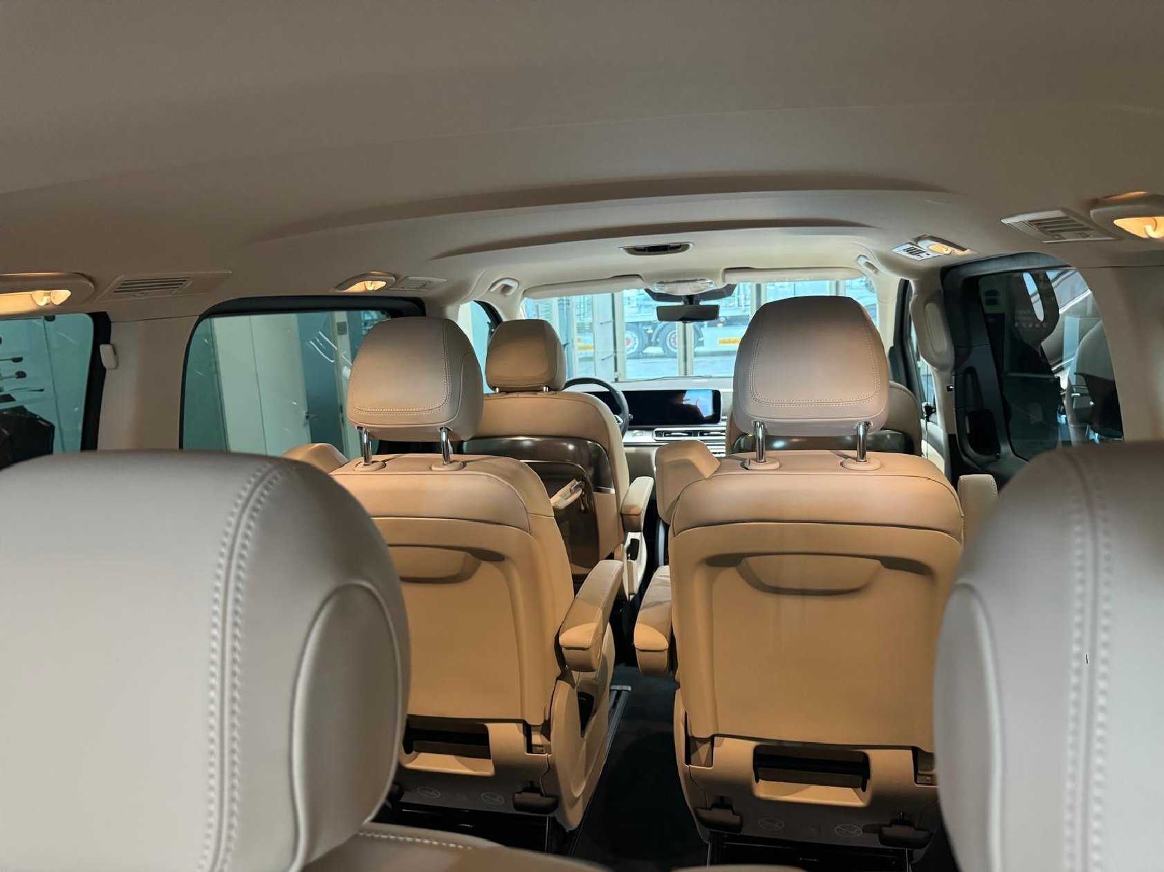 MERCEDES-BENZ V 300 d extralang 4Matic Exclusive 9G-Tronic-image-19