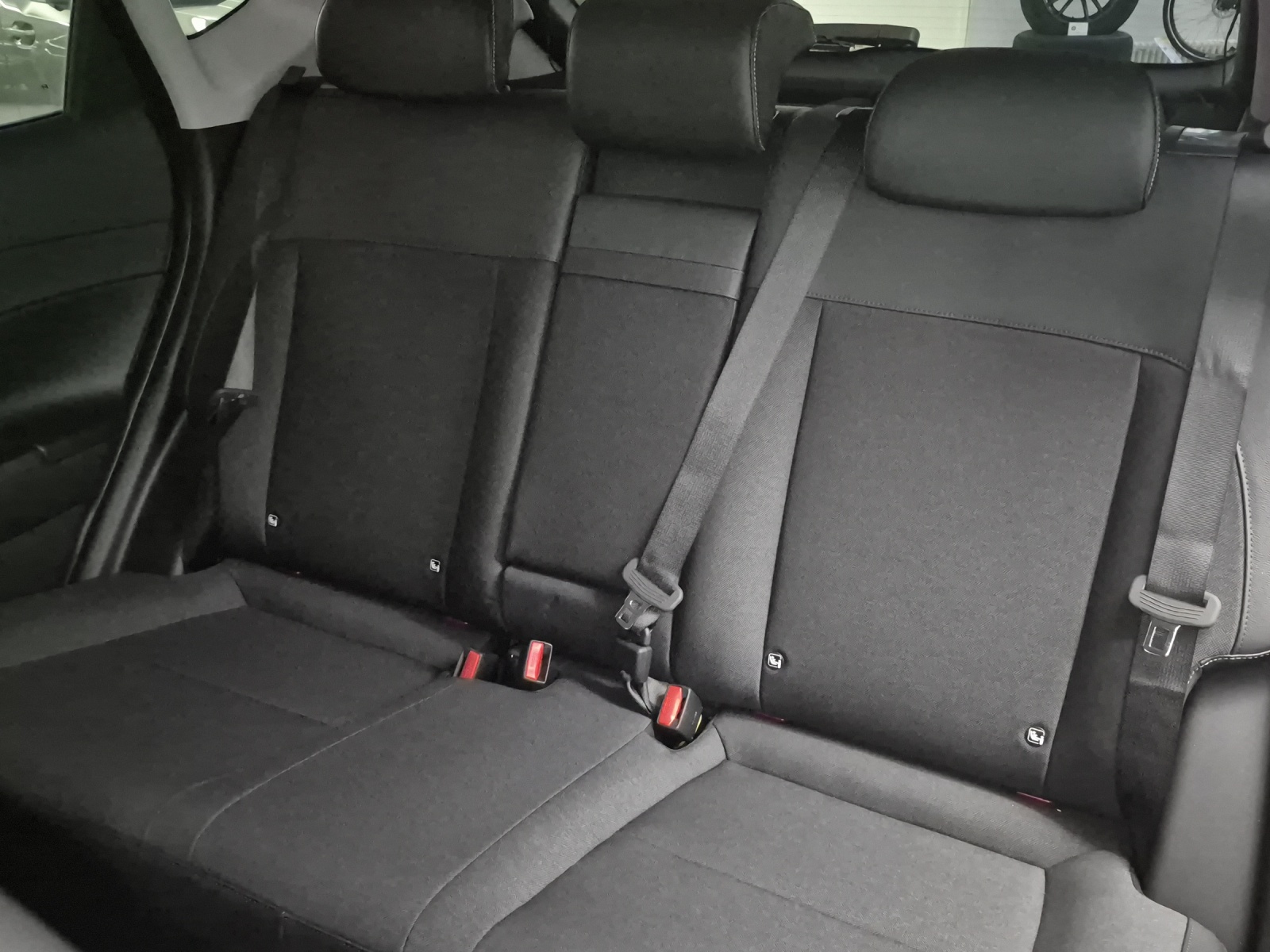 HYUNDAI Kona 65,4 kWh Electric Amplia-image-6