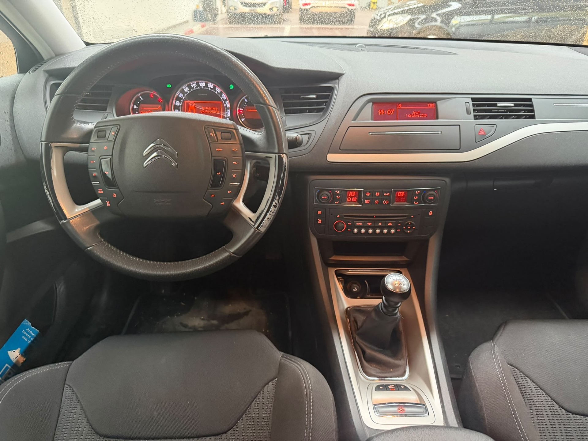 CITROEN C5 Tourer 2.0 HDi Exclusive-image-11