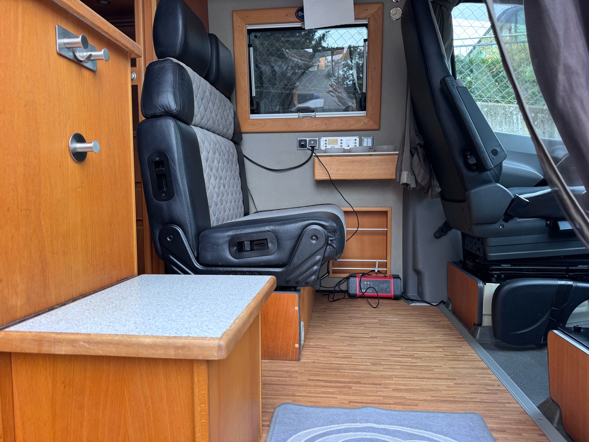MERCEDES-BENZ 319 CDI 4x4 IGLHAUT CS Luxor-image-4
