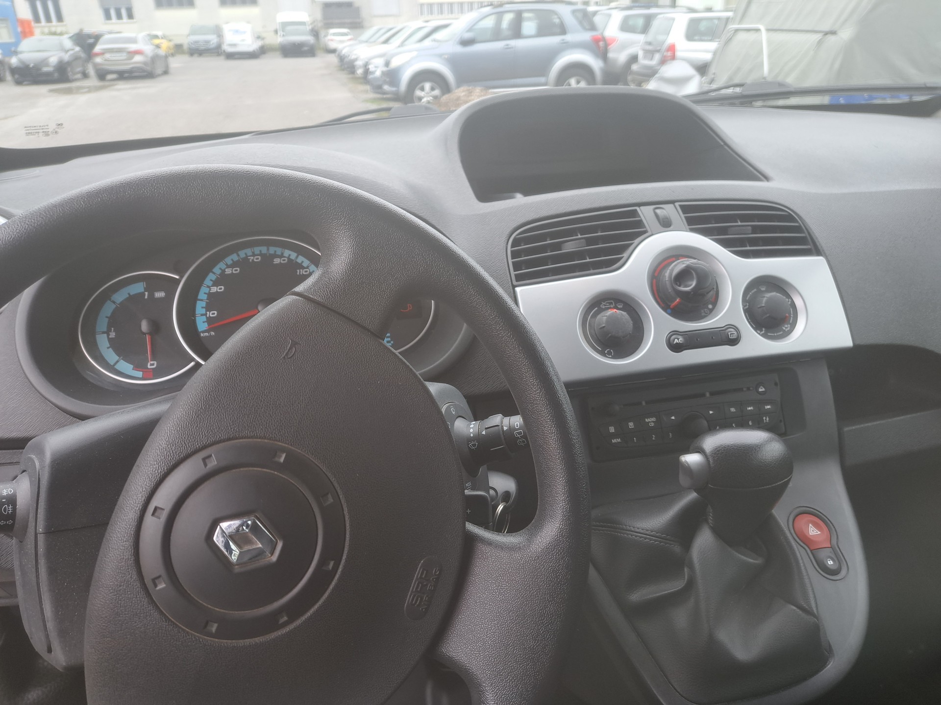 RENAULT Kangoo Z.E.-image-13