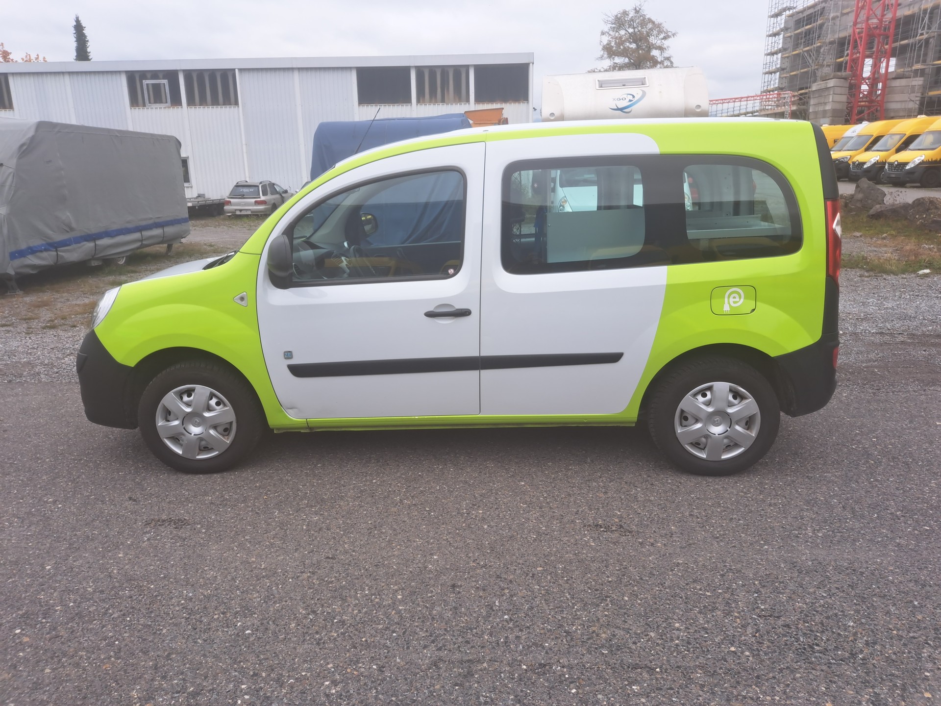RENAULT Kangoo Z.E.-showroom-element-3