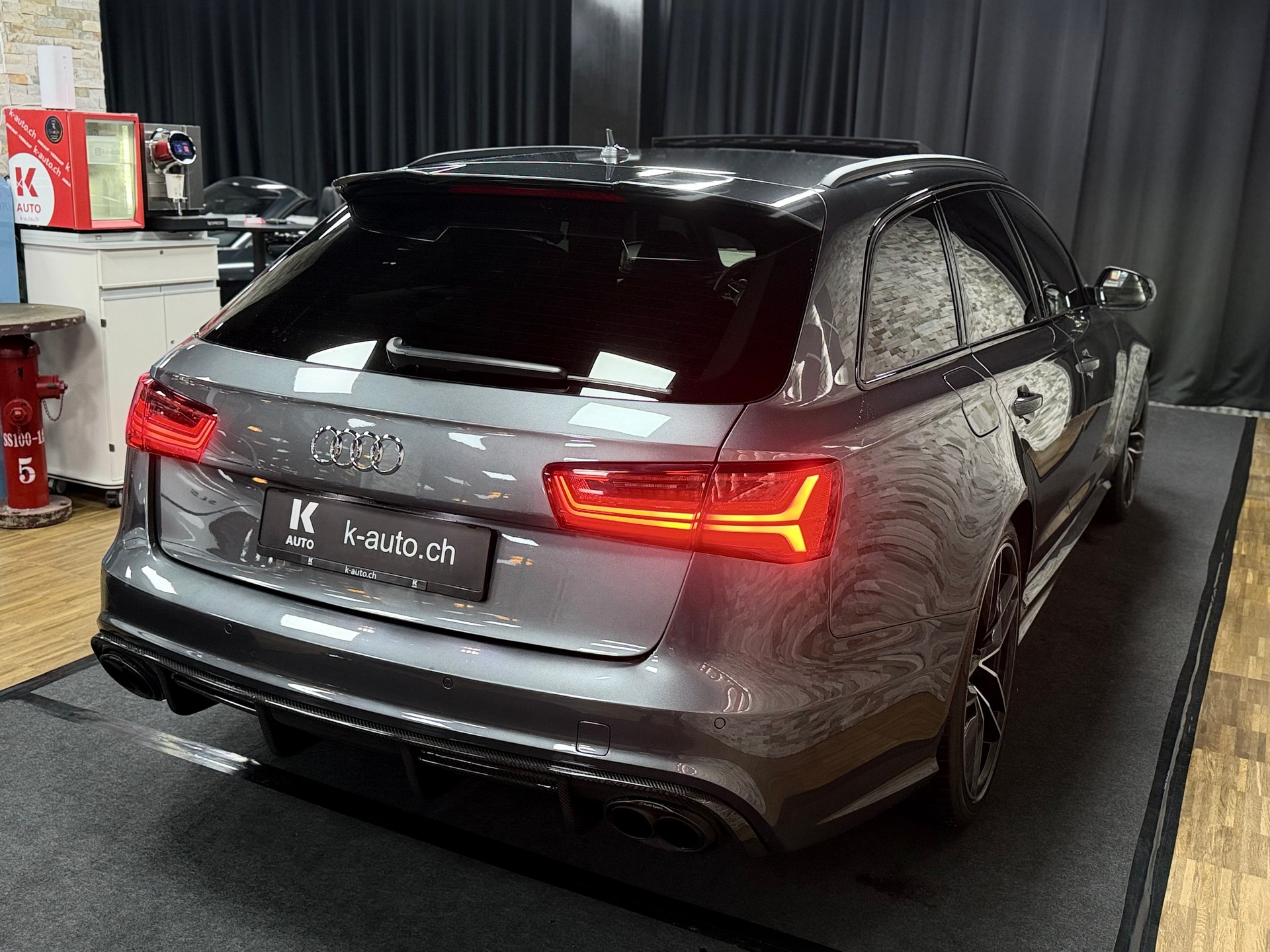 AUDI RS6 Avant 4.0 TFSI V8 performance quattro-image-2