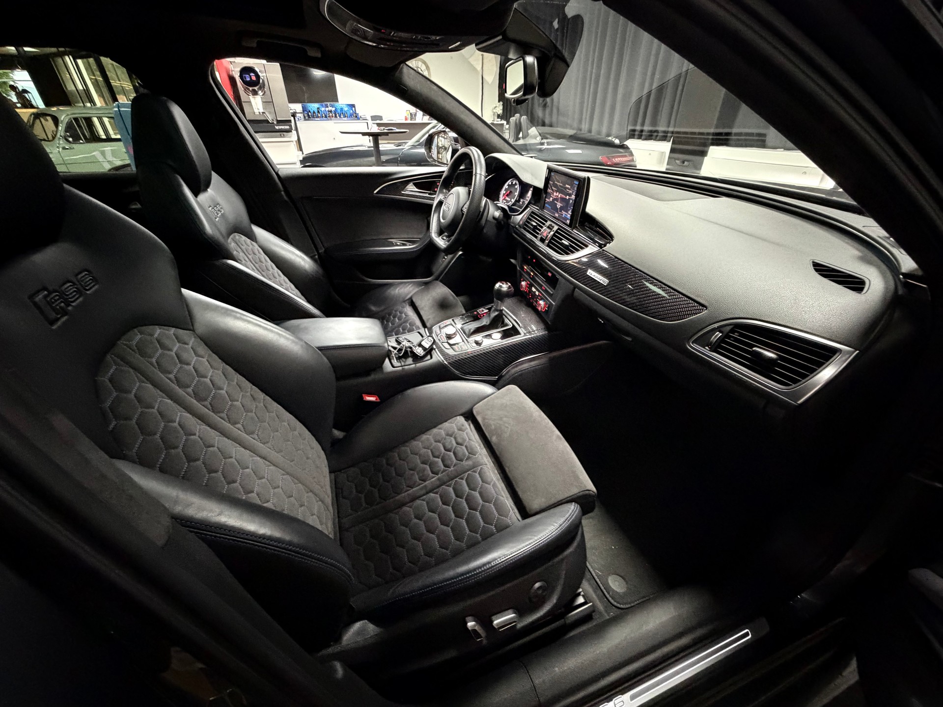 AUDI RS6 Avant 4.0 TFSI V8 performance quattro-image-24