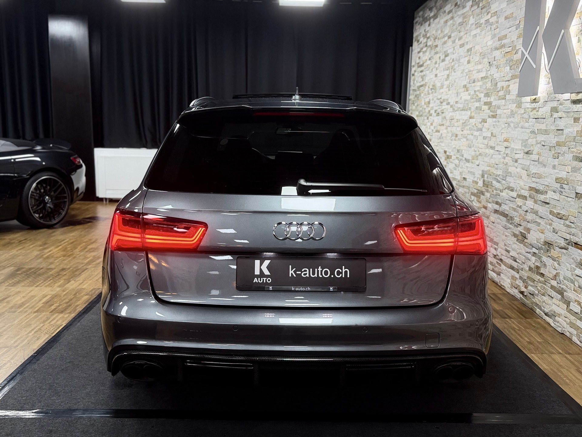AUDI RS6 Avant 4.0 TFSI V8 performance quattro-image-1