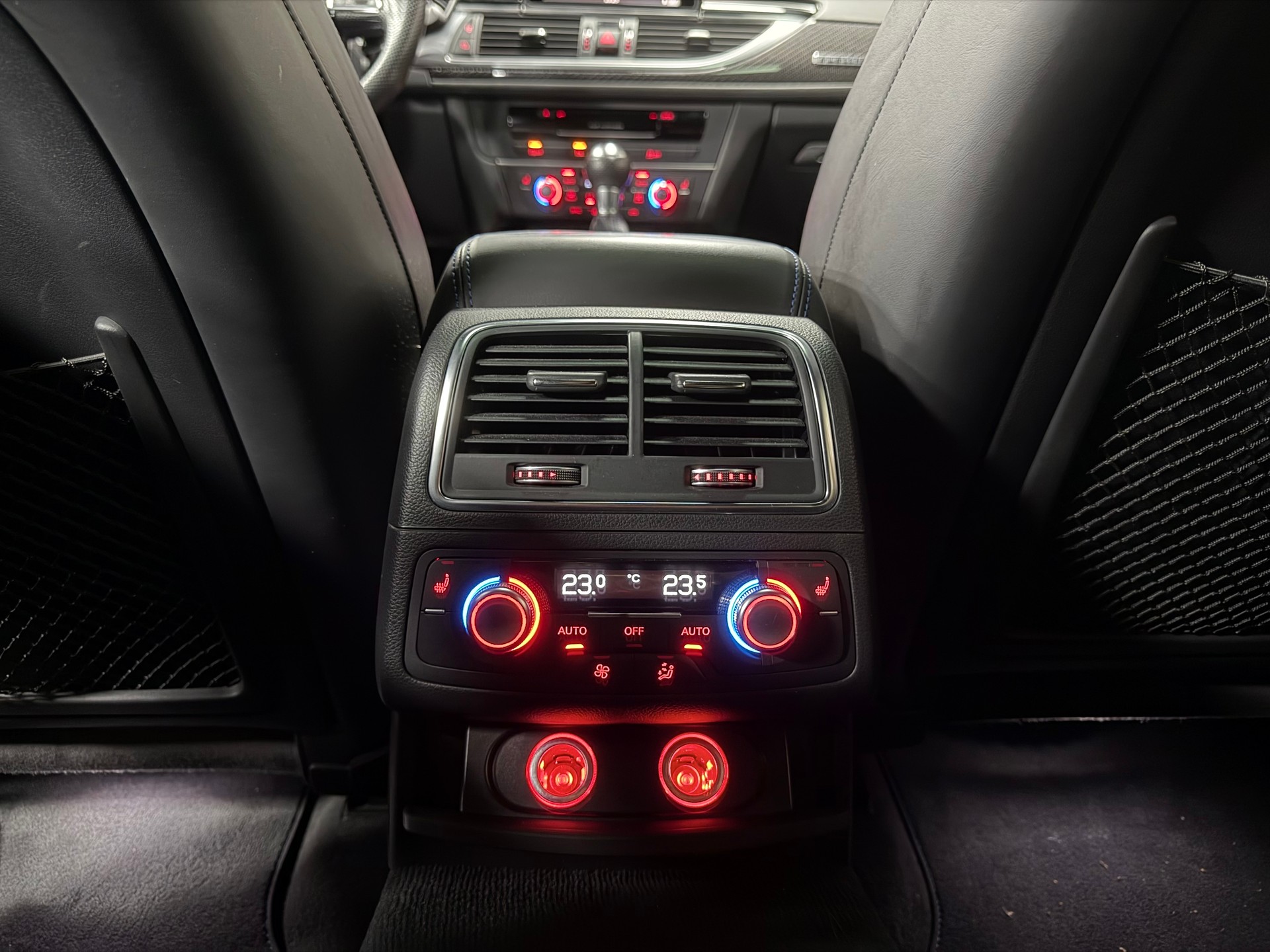 AUDI RS6 Avant 4.0 TFSI V8 performance quattro-image-19