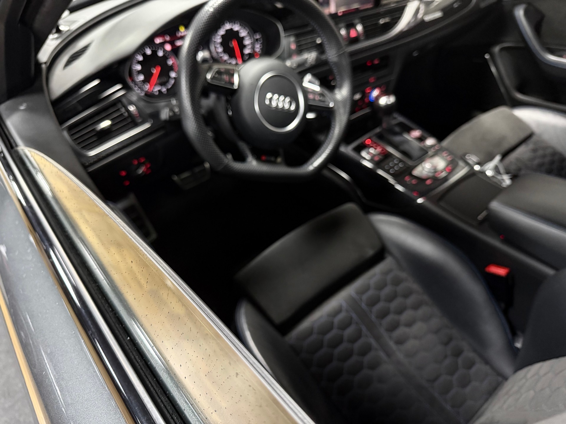 AUDI RS6 Avant 4.0 TFSI V8 performance quattro-image-7