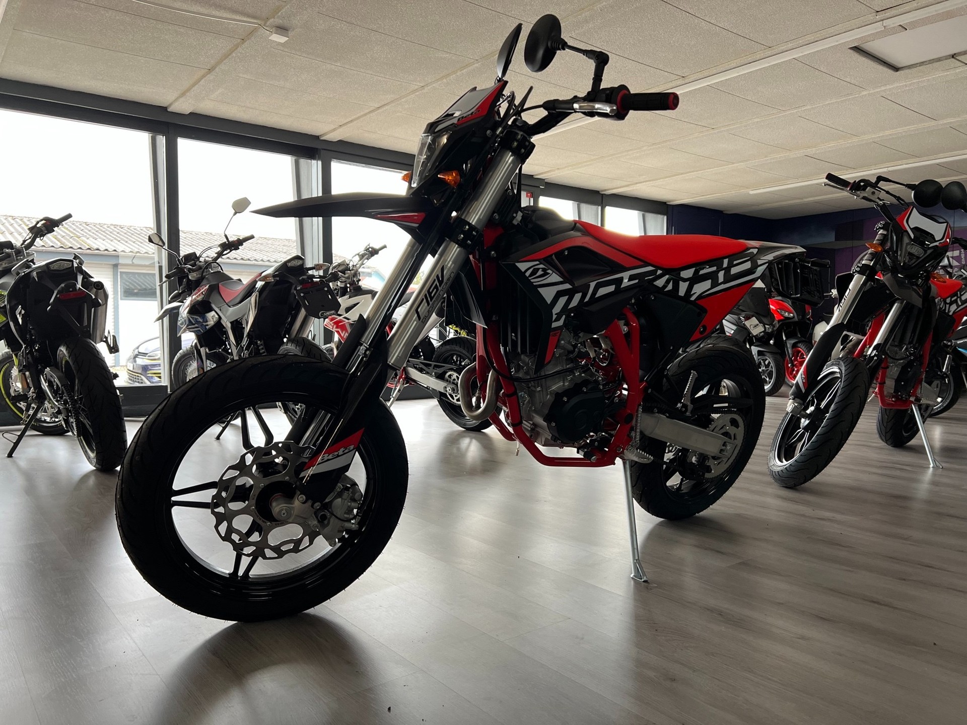 BETA RR 125-4T LC Motard-showroom-element-2
