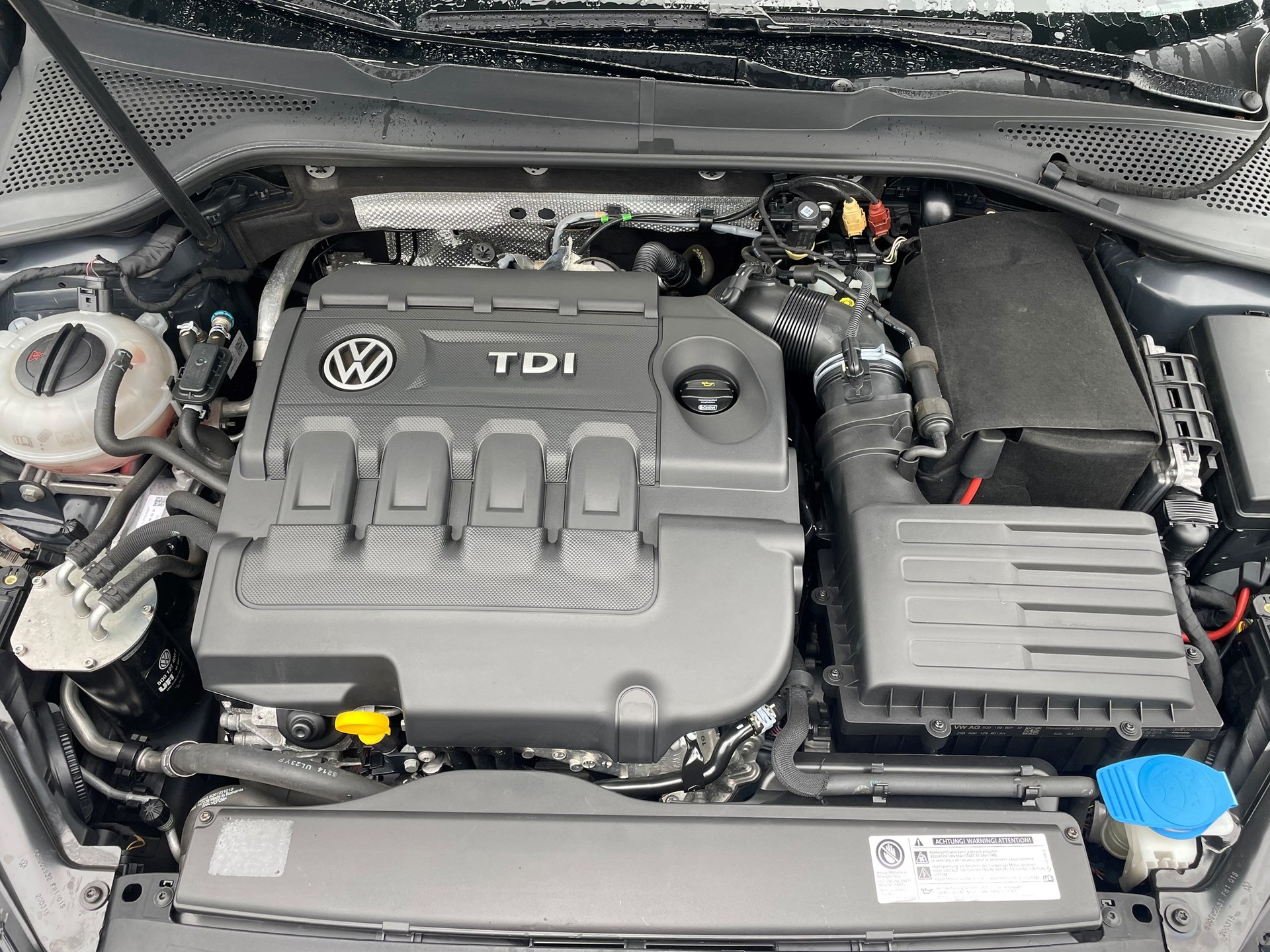 VW Golf 2.0 TDI Highline DSG-image-7