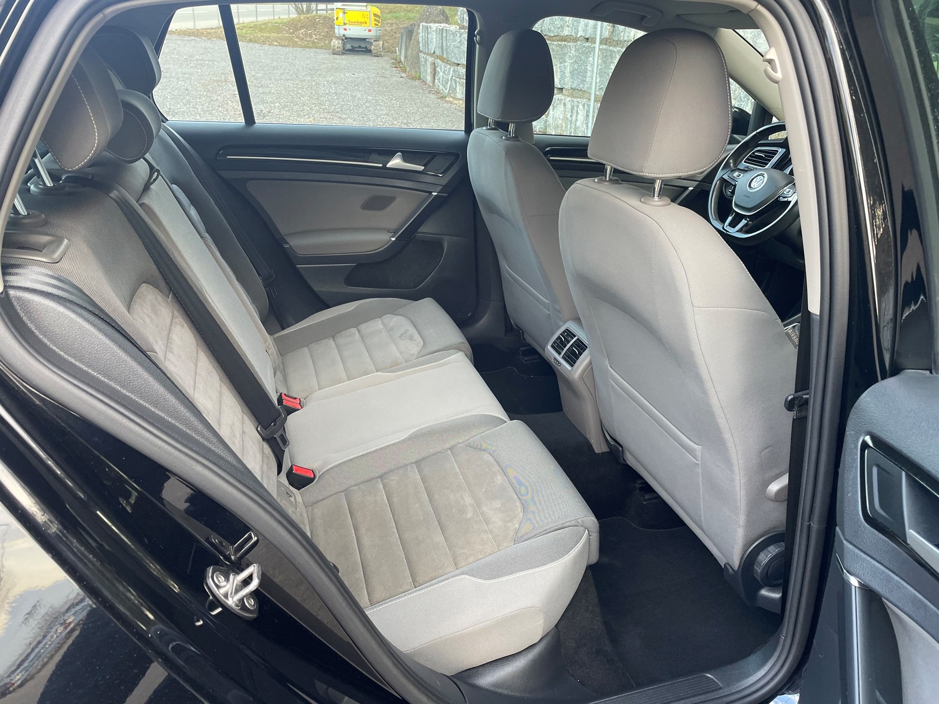 VW Golf 2.0 TDI Highline DSG-image-6