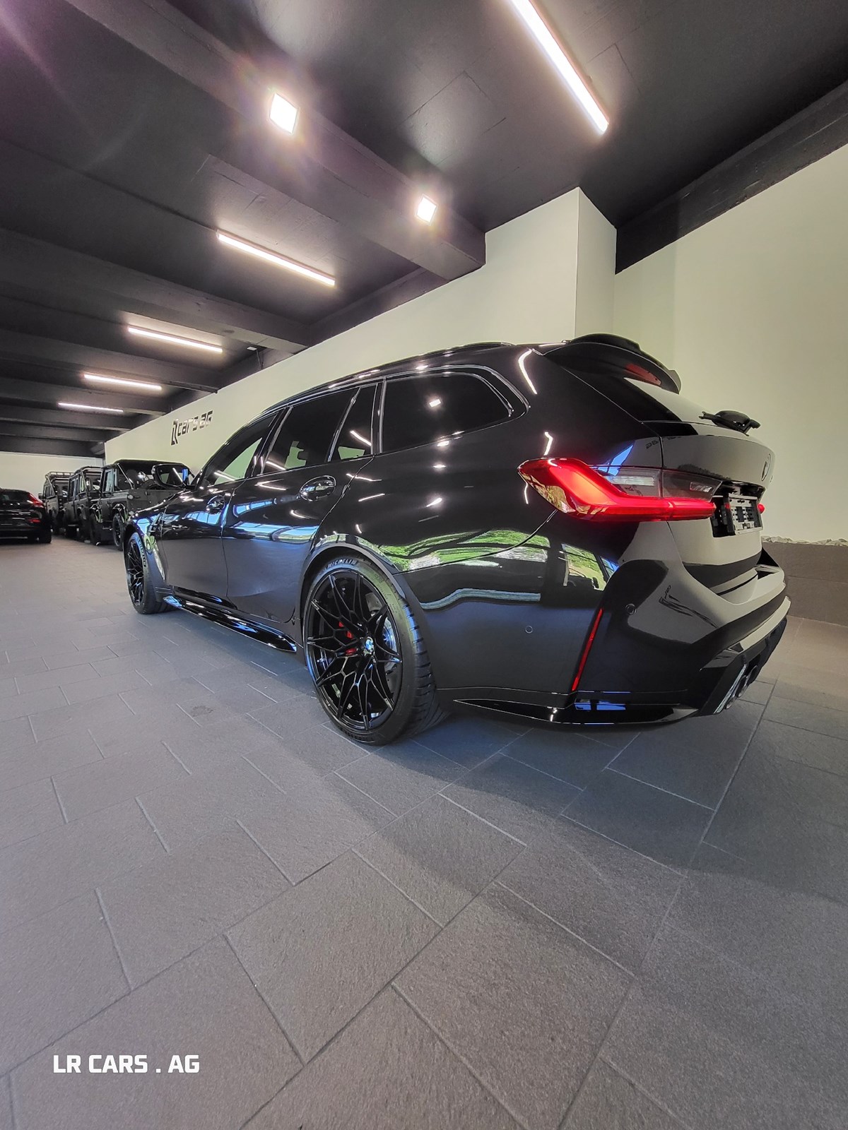 BMW M3 Touring xDrive Competition M-image-9