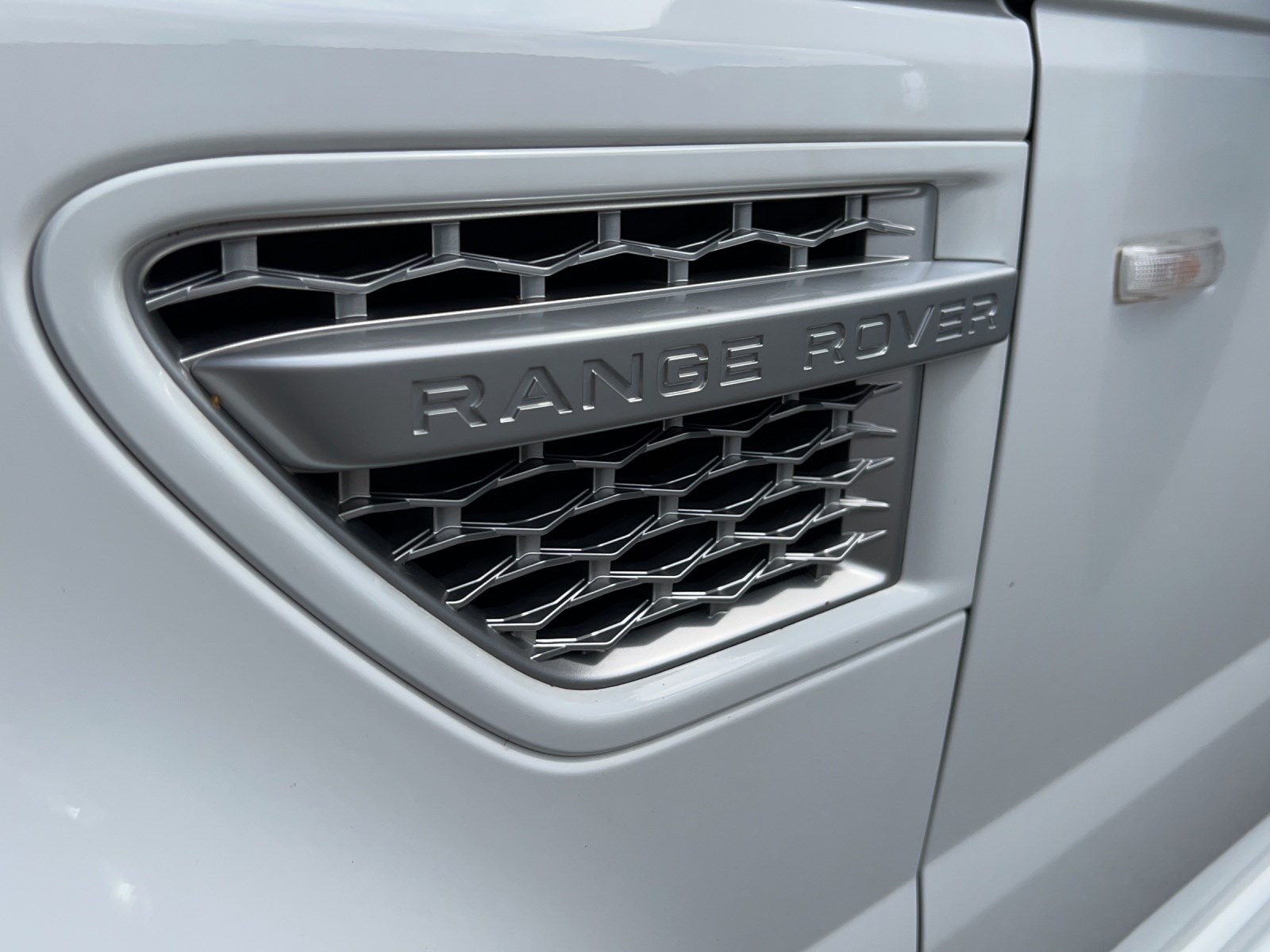 LAND ROVER Range Rover Sport 3.0 TDV6 Autobiography Automatic-image-10