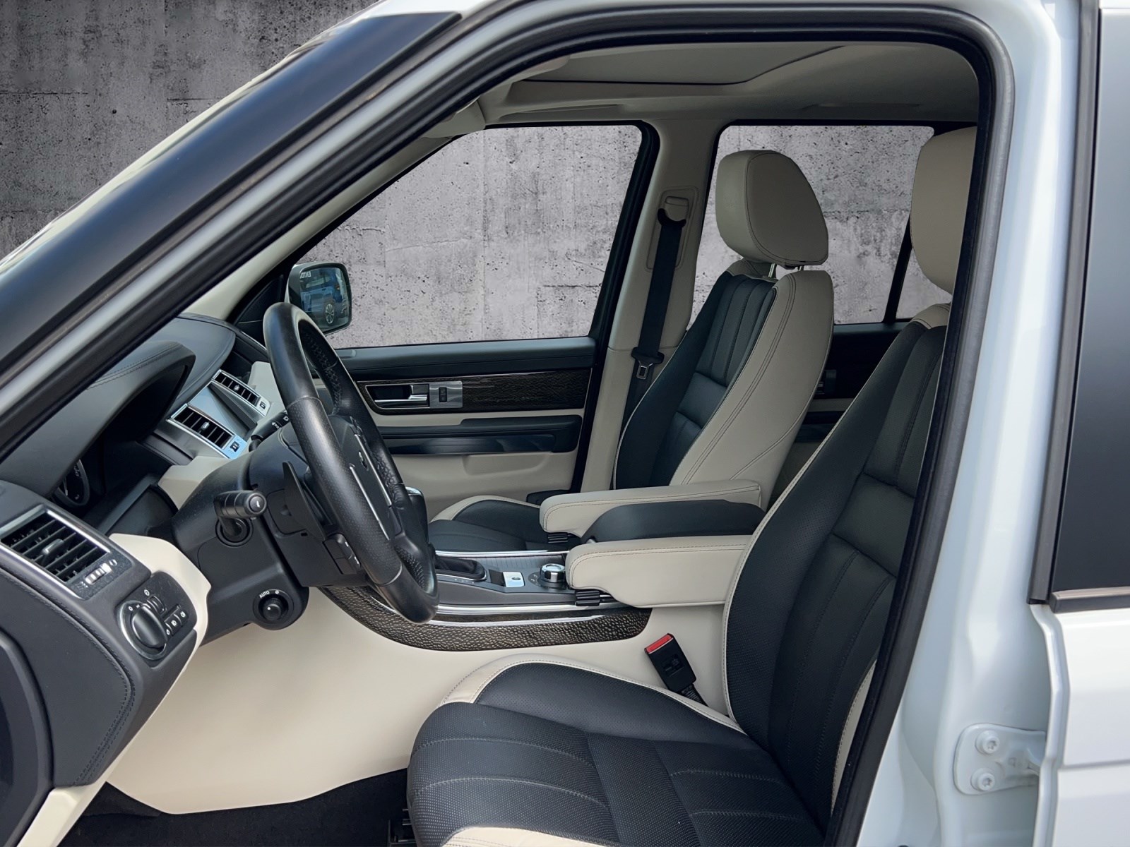 LAND ROVER Range Rover Sport 3.0 TDV6 Autobiography Automatic-image-11