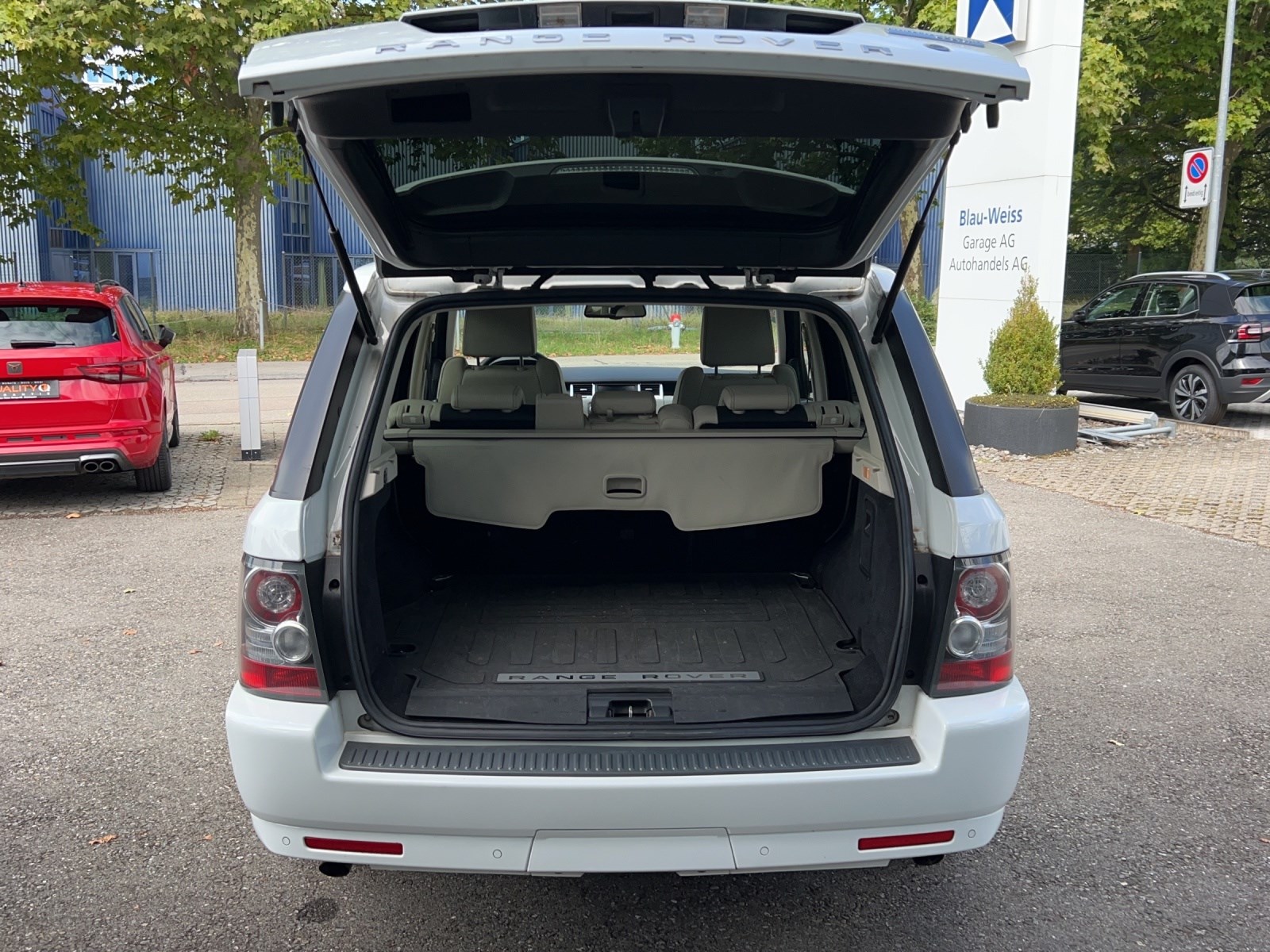 LAND ROVER Range Rover Sport 3.0 TDV6 Autobiography Automatic-image-19