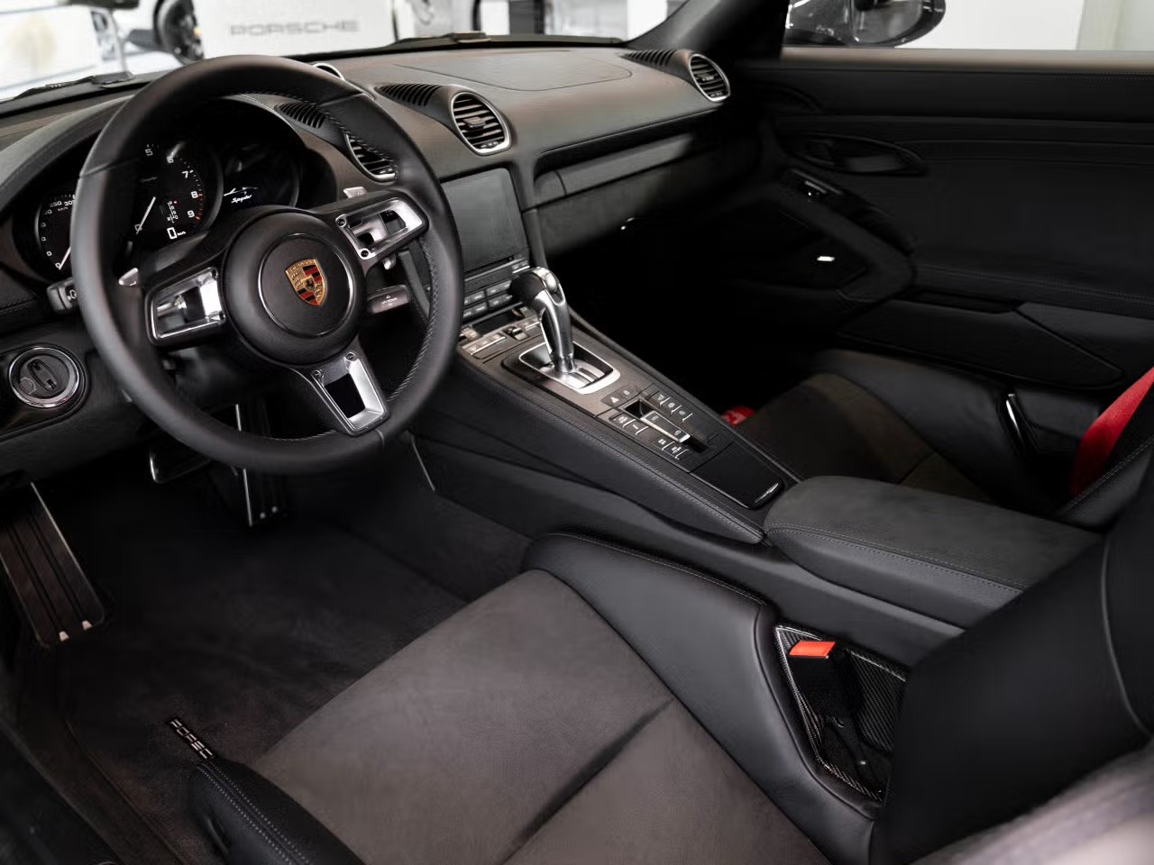 PORSCHE 718 Boxster Spyder PDK-image-5